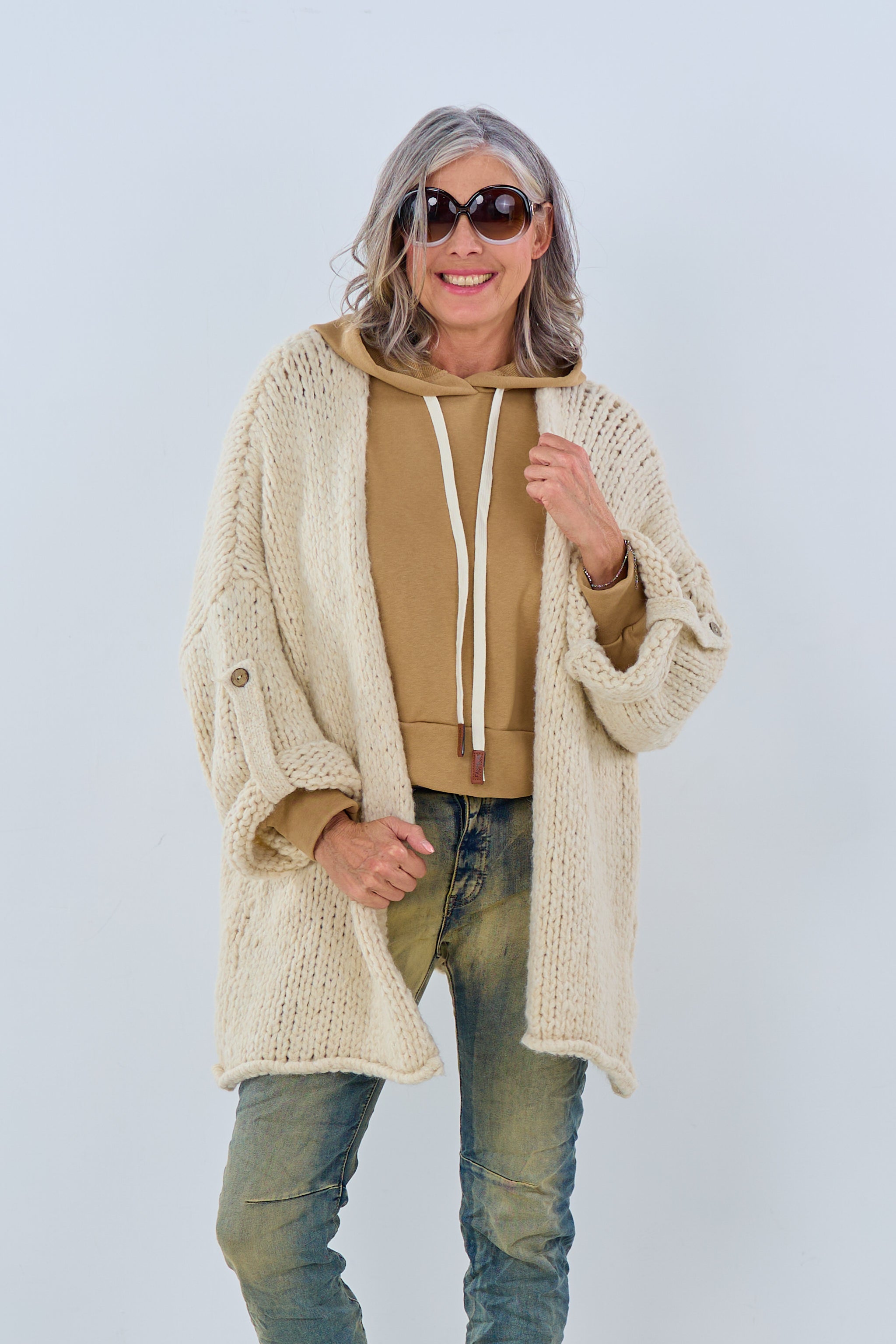 Oversized Strickjacke mit weiten Ärmeln, beige von Trends & Lifestyle