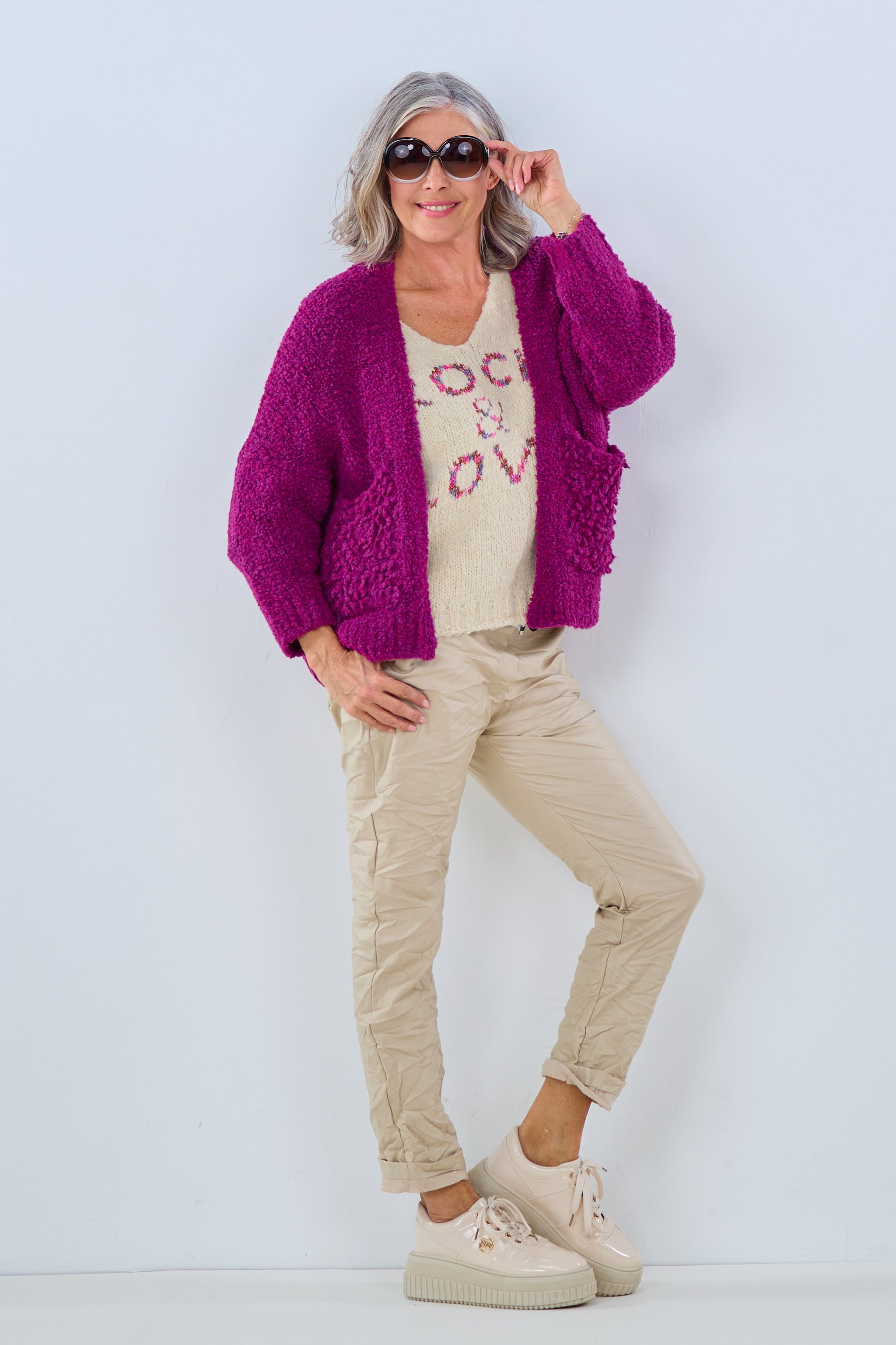 Bouclé-Strickjacke, brombeer von Trends & Lifestyle