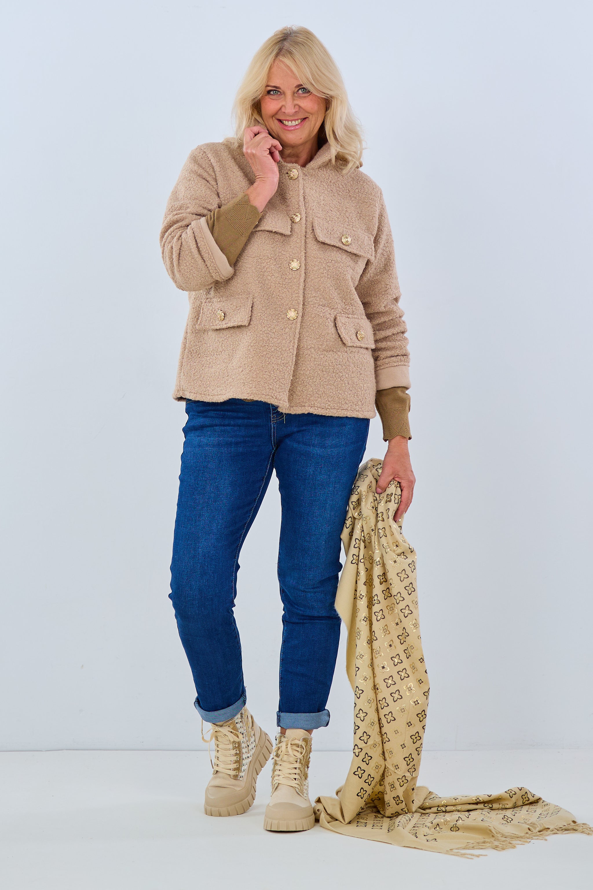 Kurzjacke in Bouclé Optik, camel von Trends & Lifestyle