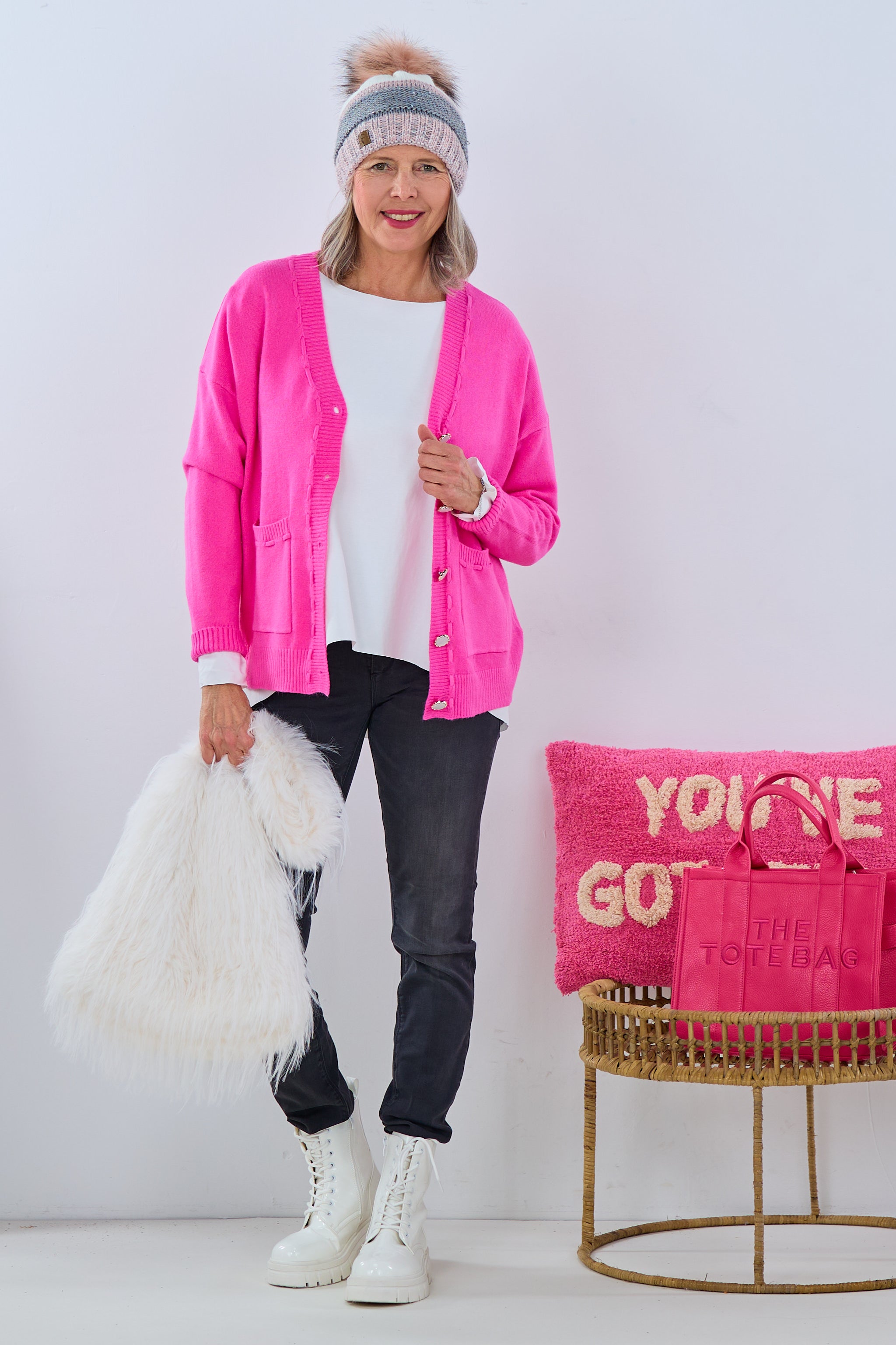 Cardigan mit perlmutt-silbernen Knöpfen, pink von Trends & Lifestyle