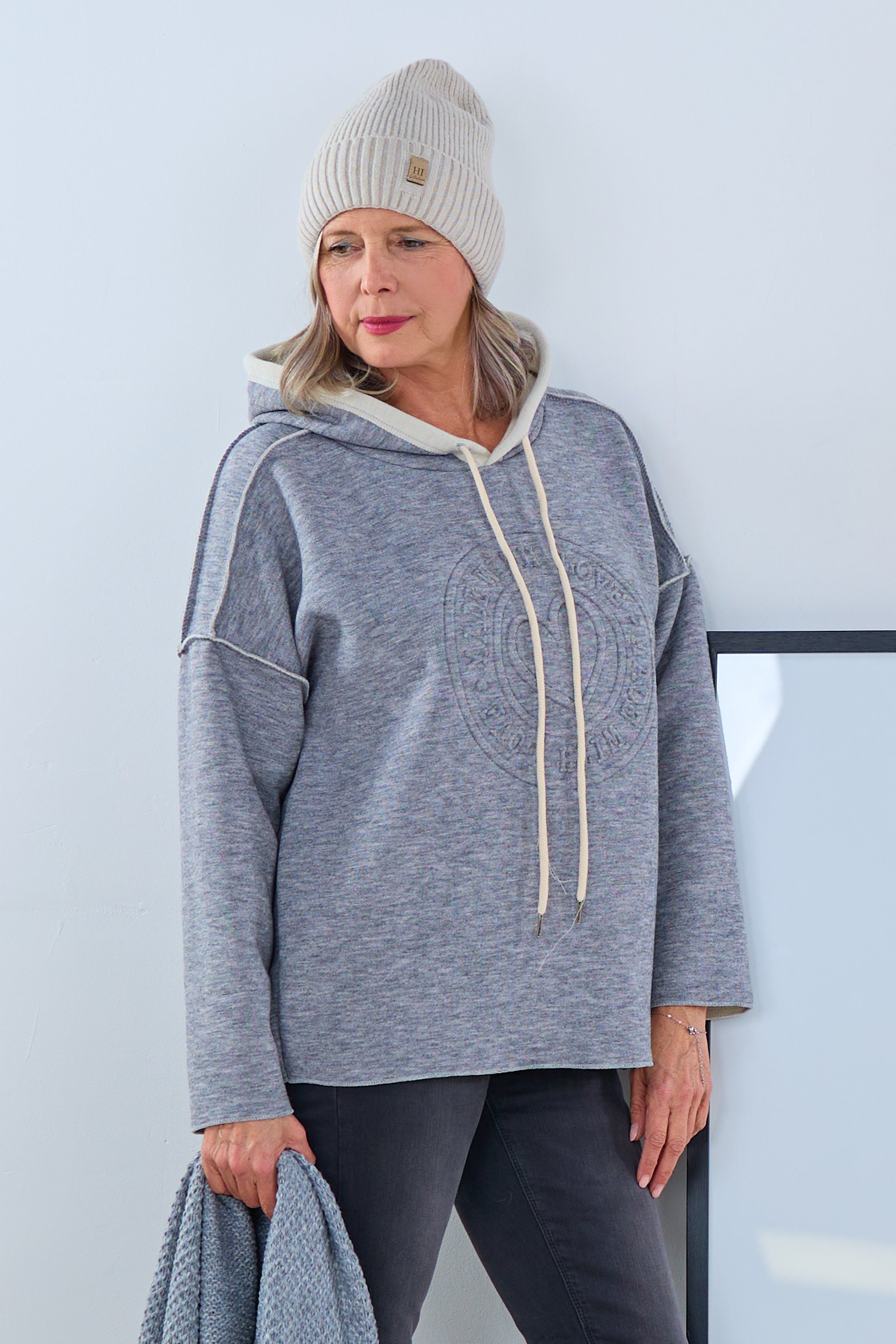 Feinstrick-Hoodie HERZ bicolor, grau-beige von Trends & Lifestyle