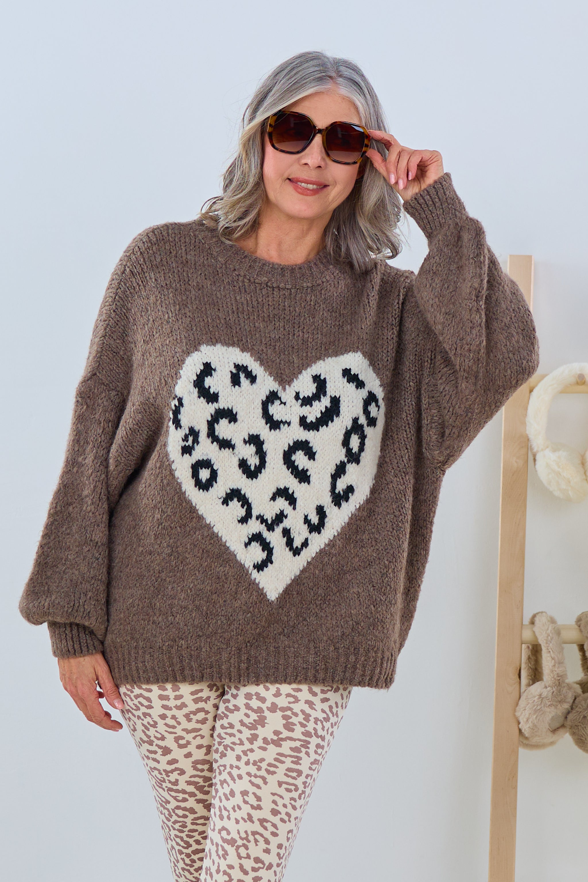 Strickpulli mit großem Herz, taupe von Trends & Lifestyle