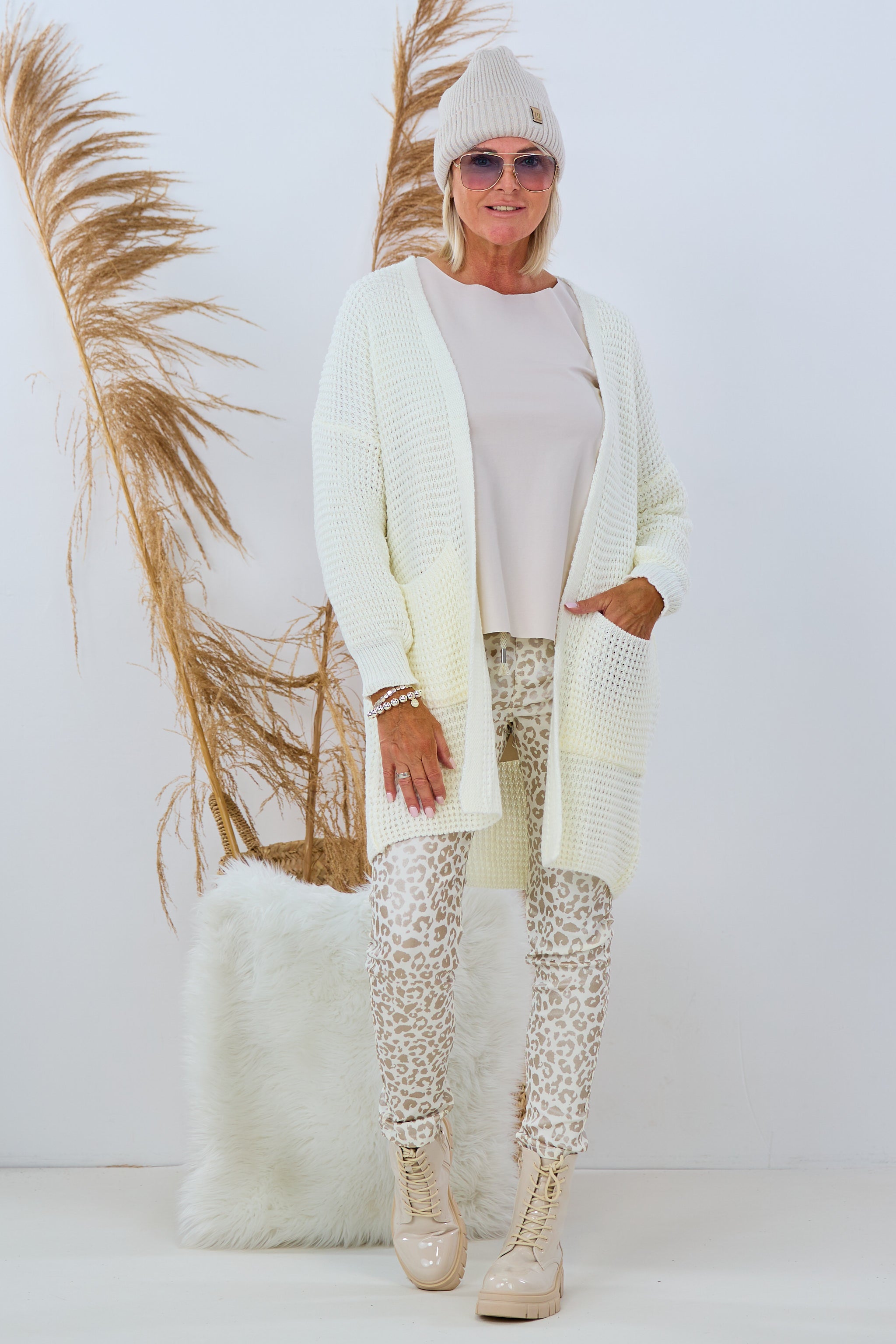 Strickjacke mit J'adore-Flock, creme von Trends & Lifestyle