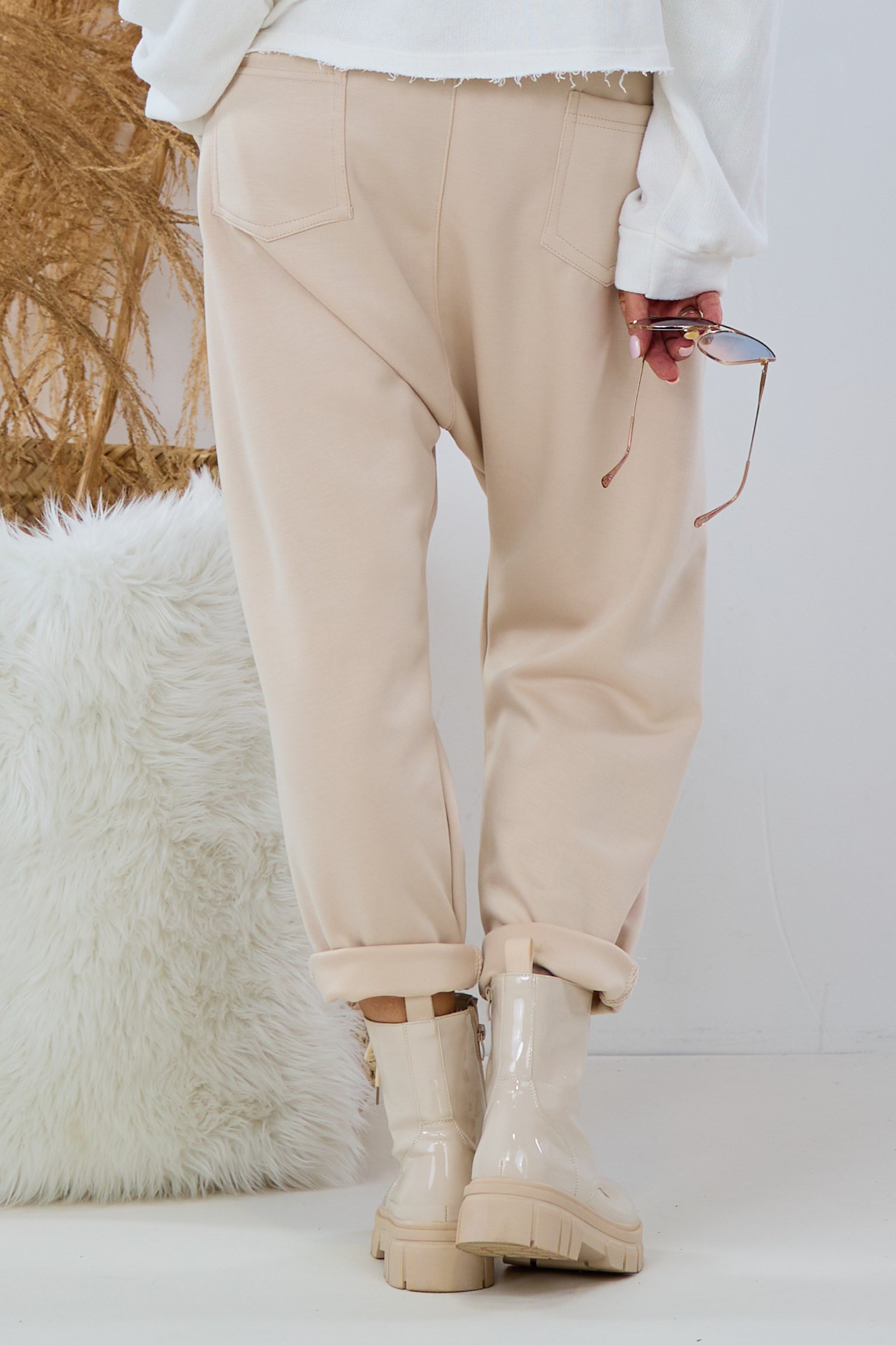 Weiche Baggy mit Gürtel, beige von Trends & Lifestyle