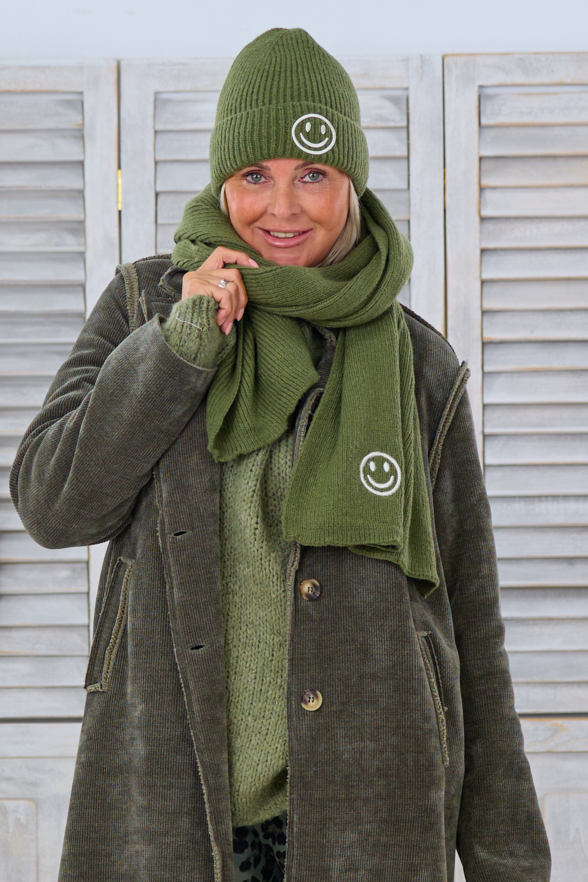 Set Mütze und Schal mit Smiley, khaki von Trends & Lifestyle