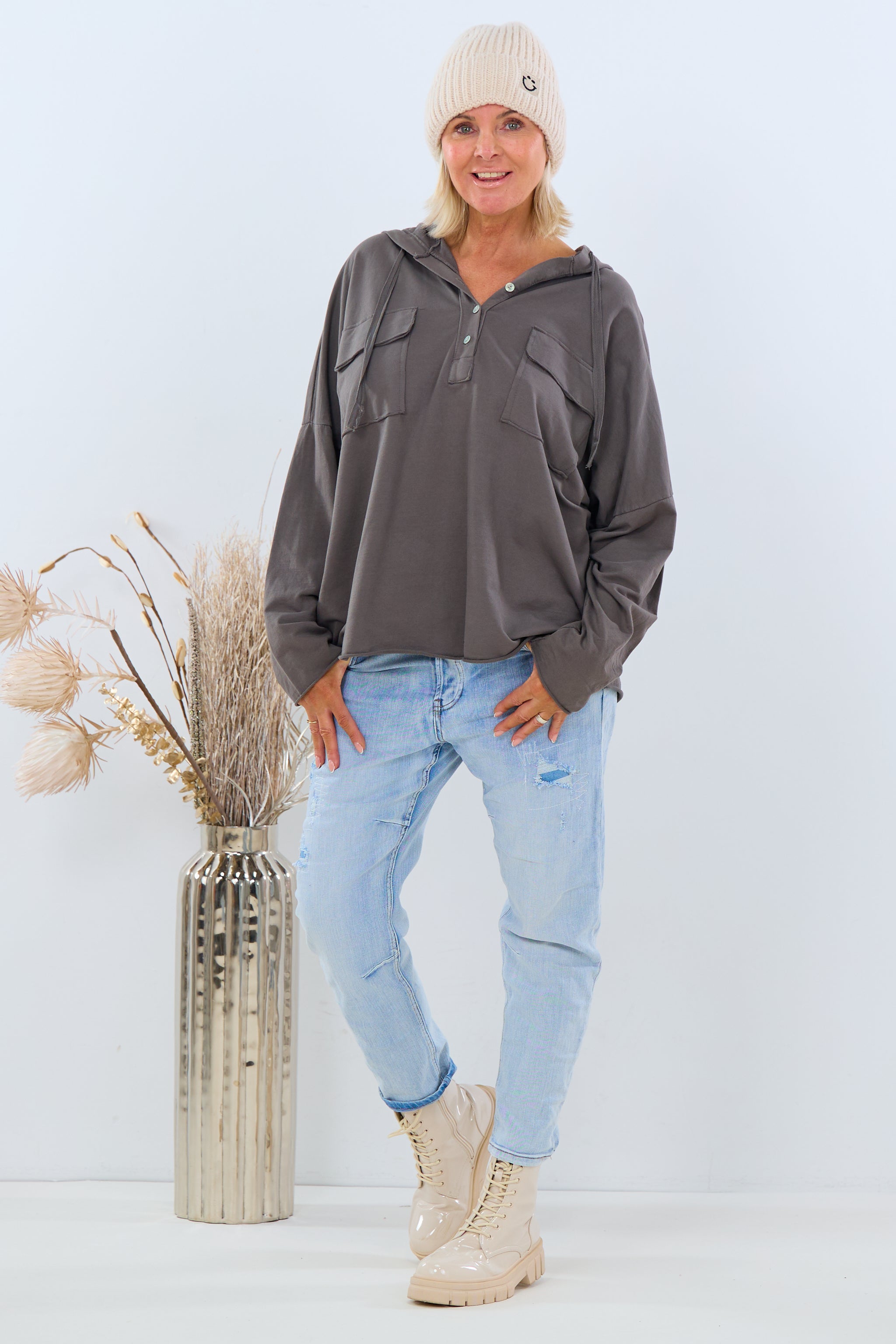 Kapuzenshirt mit Knopfleiste, taupe von Trends & Lifestyle