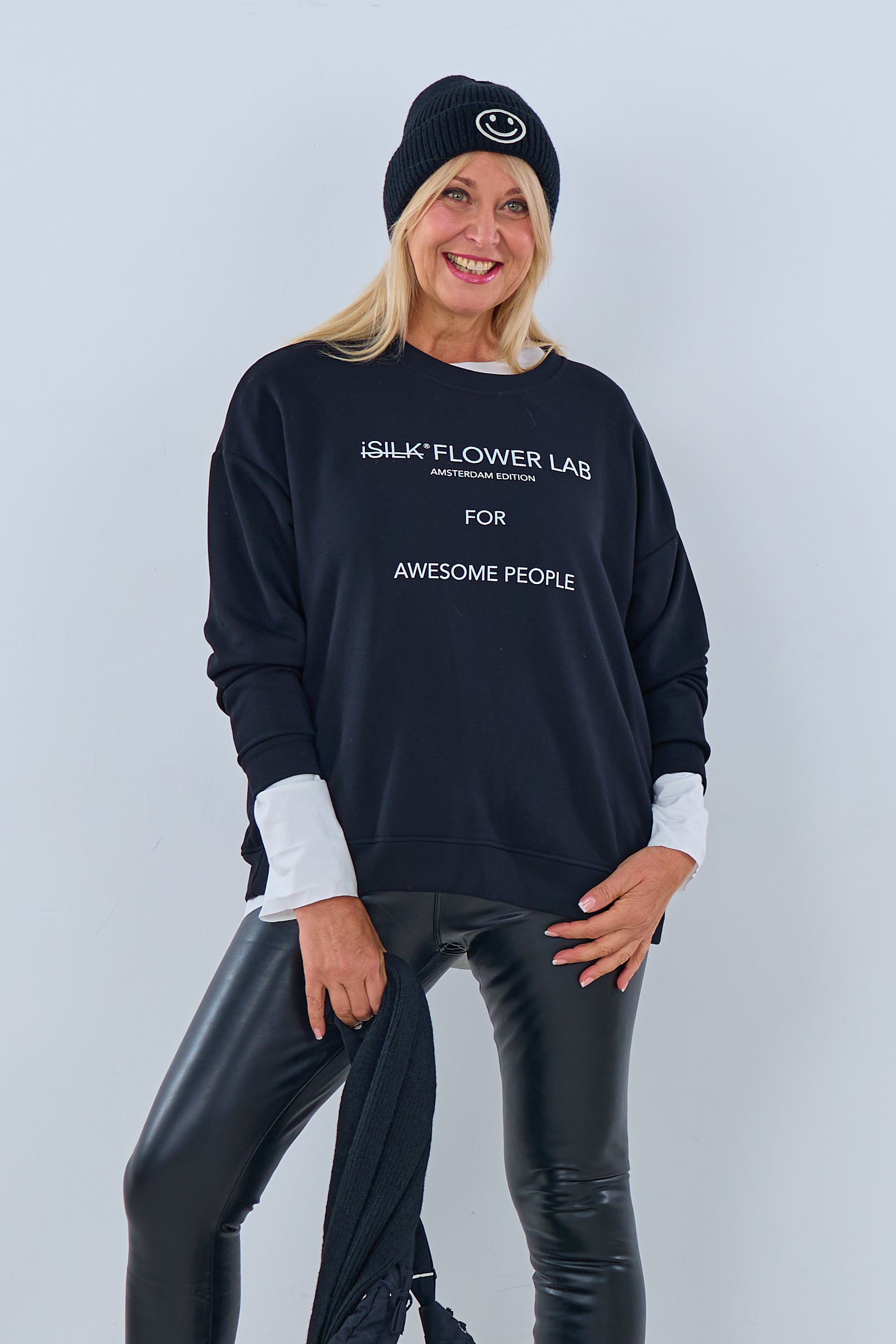 Sweatshirt "Awesome", schwarz von Trends & Lifestyle