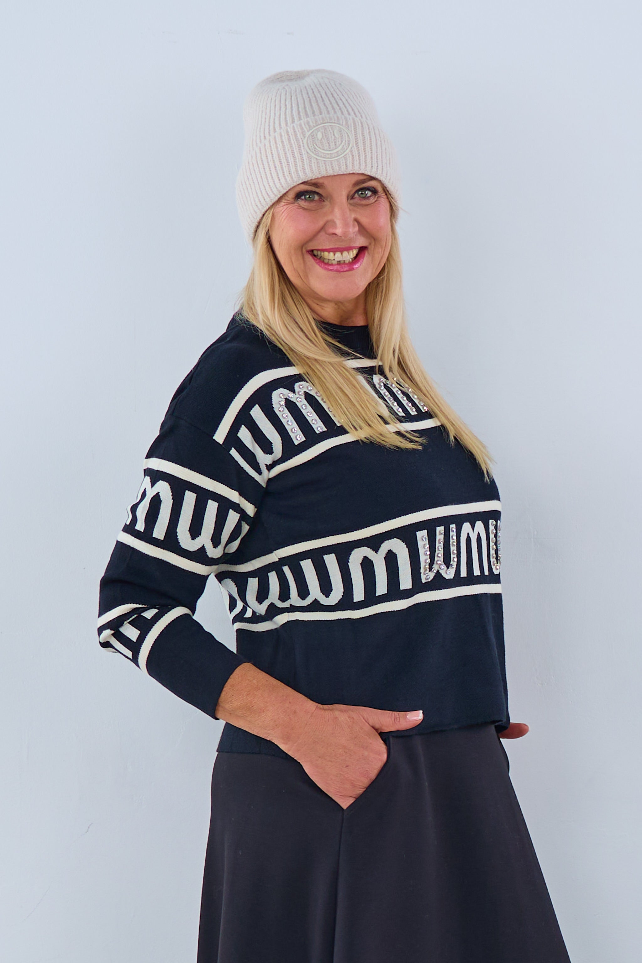 Strickpulli mit Strasssteinen, schwarz-ecru von Trends & Lifestyle