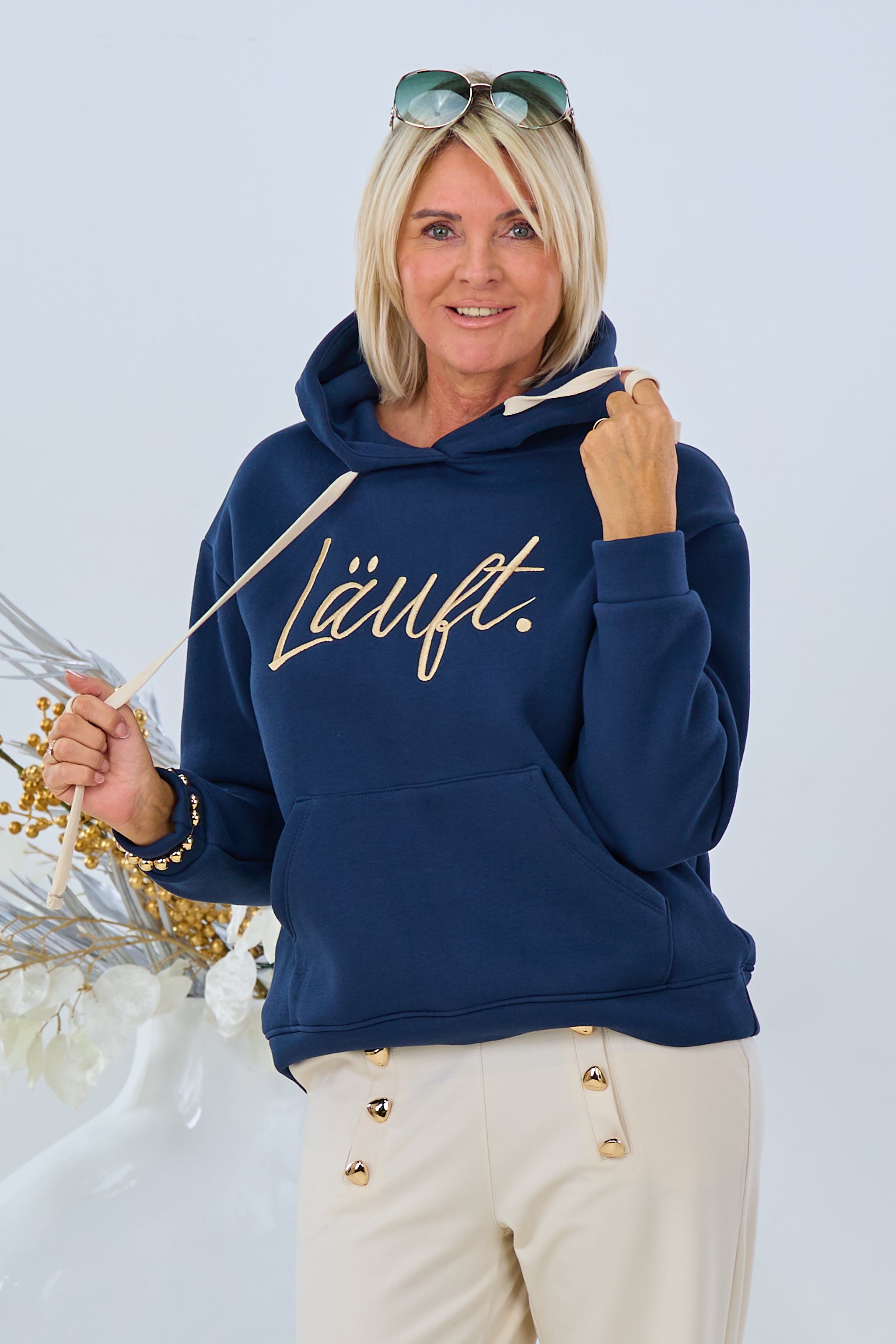 Hoodie "Läuft", blau von Trends & Lifestyle