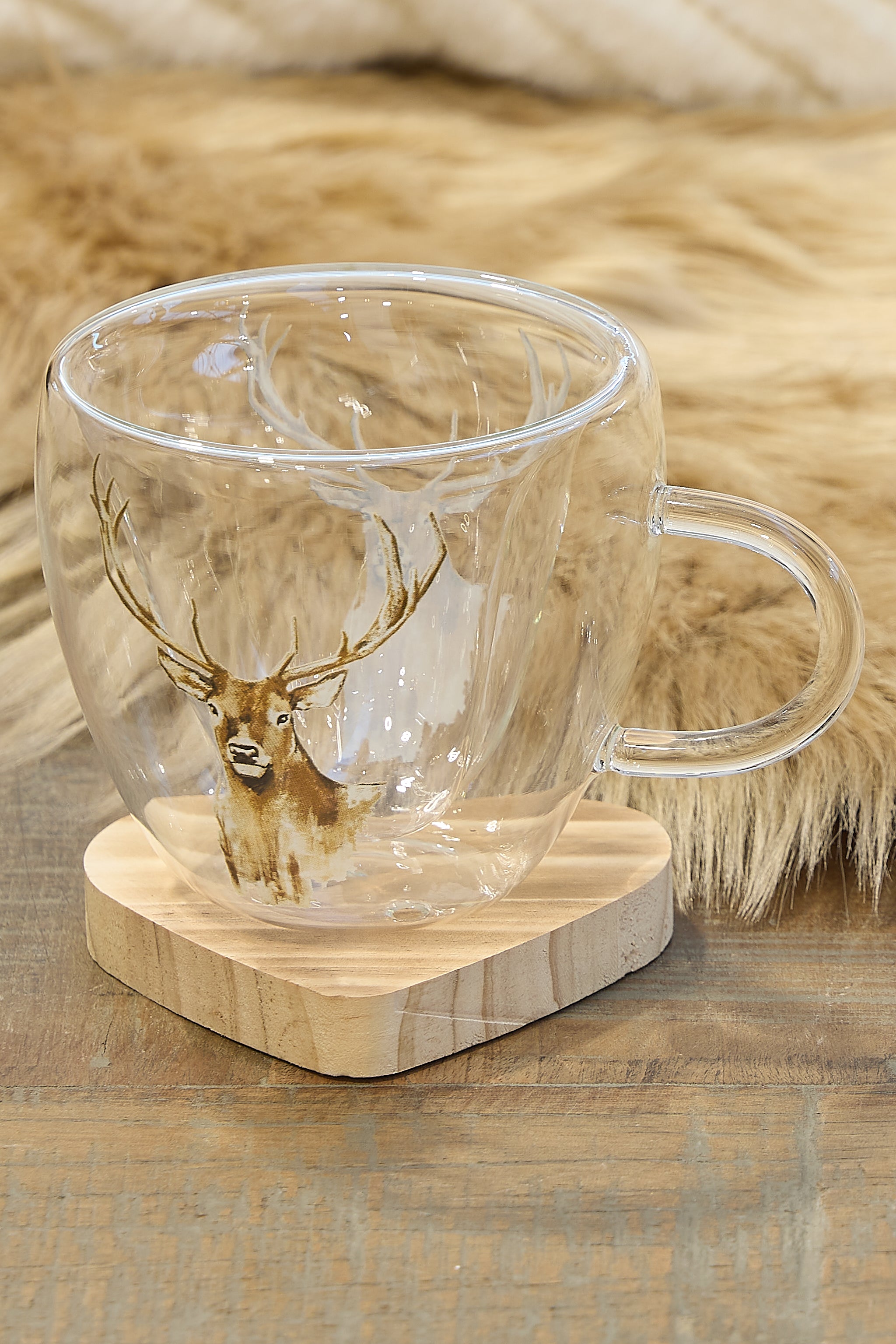 Teetasse aus Glas mit Hirschmotiv von Trends & Lifestyle