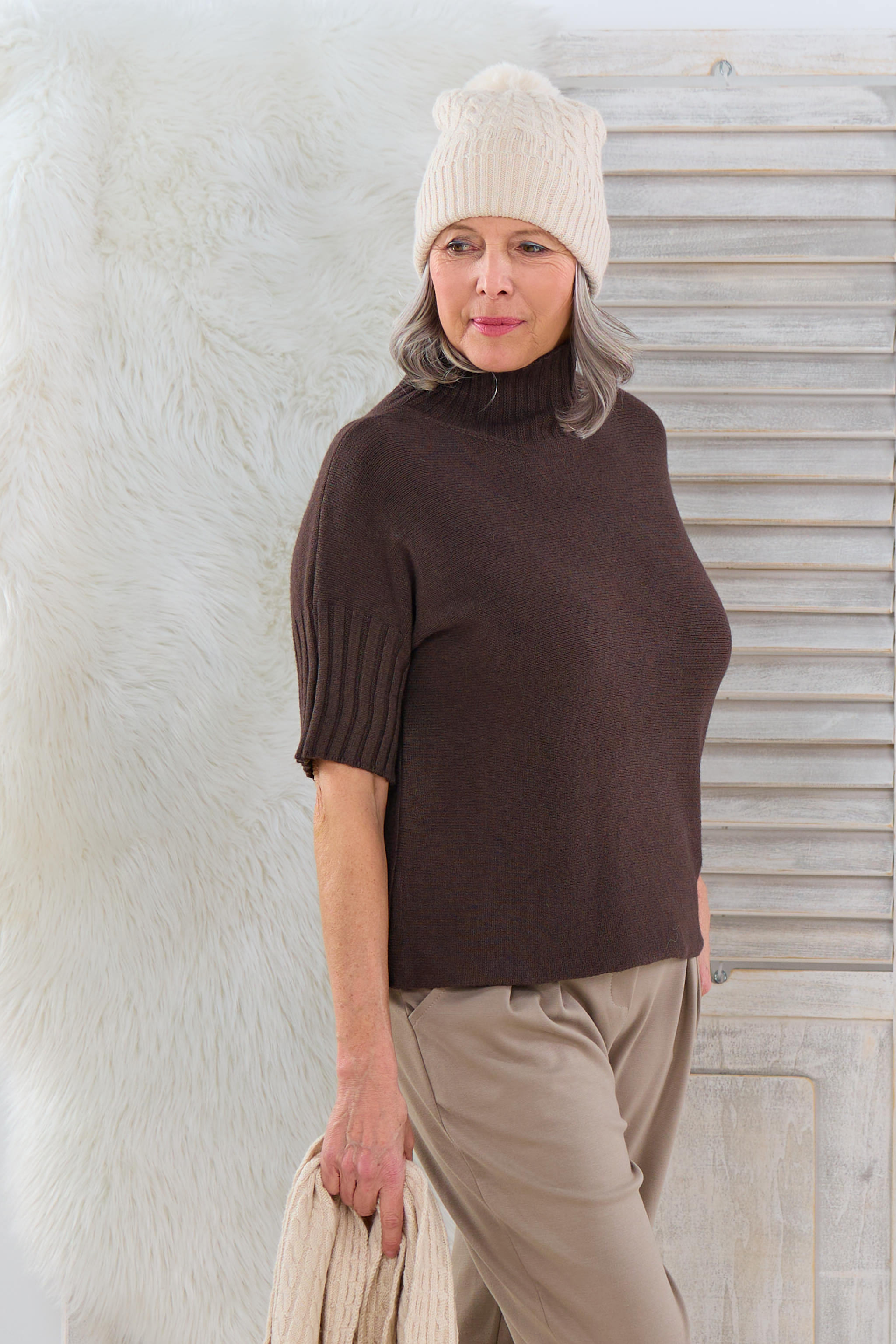 Weicher Kurzarm Pulli mit turtleneck, braun von Trends & Lifestyle