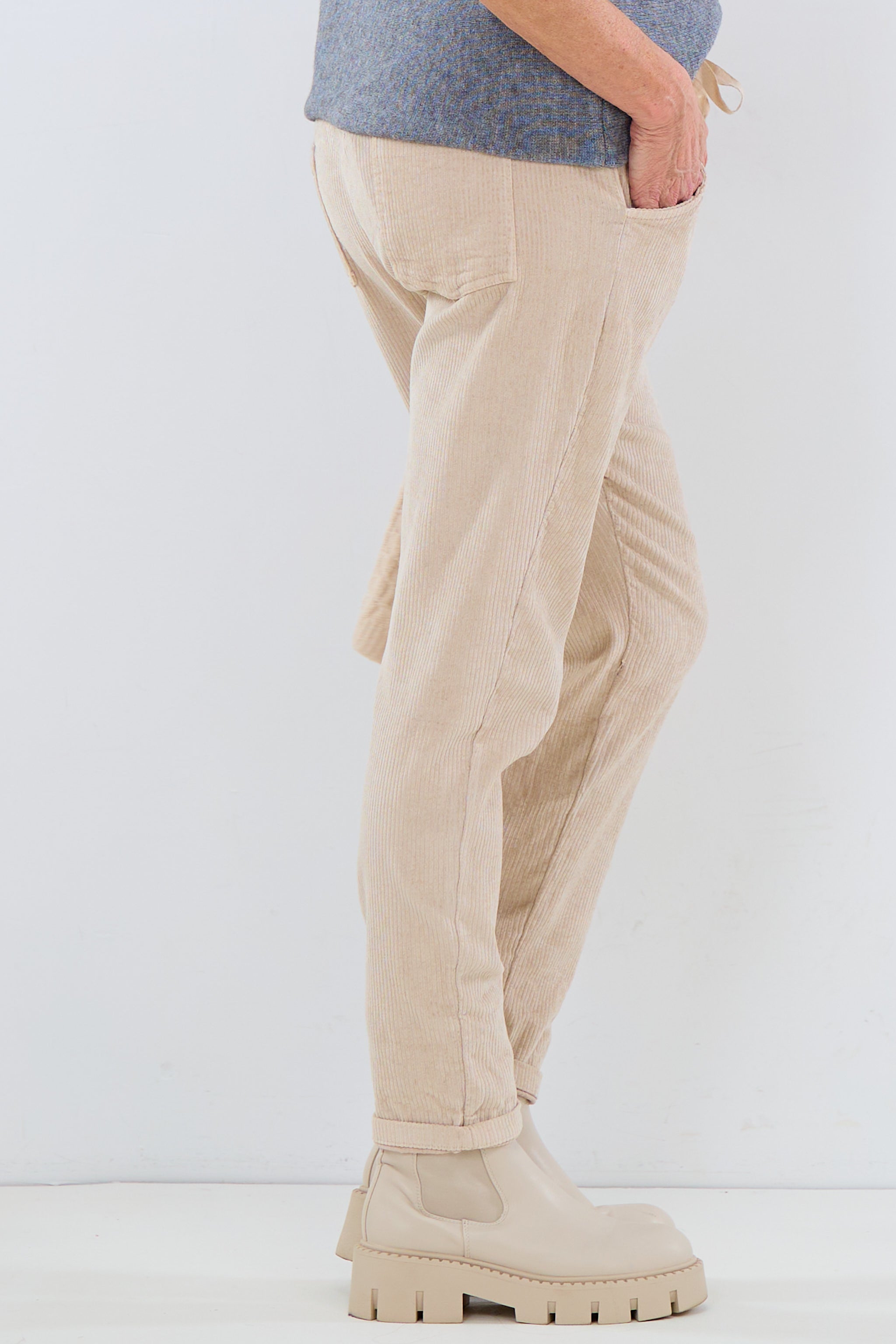 Cordhose mit elastischem Bund, beige von Trends & Lifestyle 