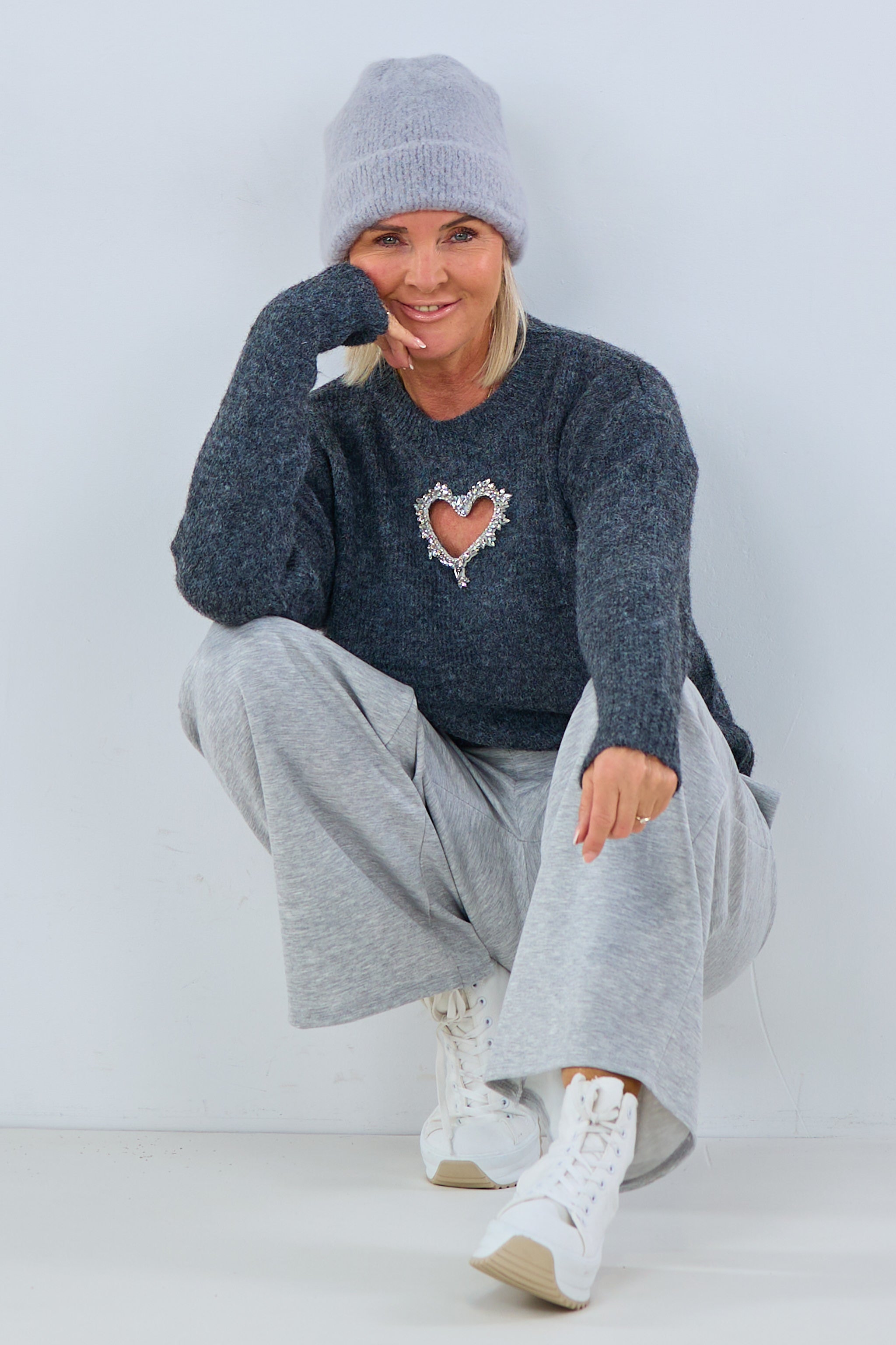 Pulli mit Herz-Ausschnitt, anthrazit von Trends & Lifestyle