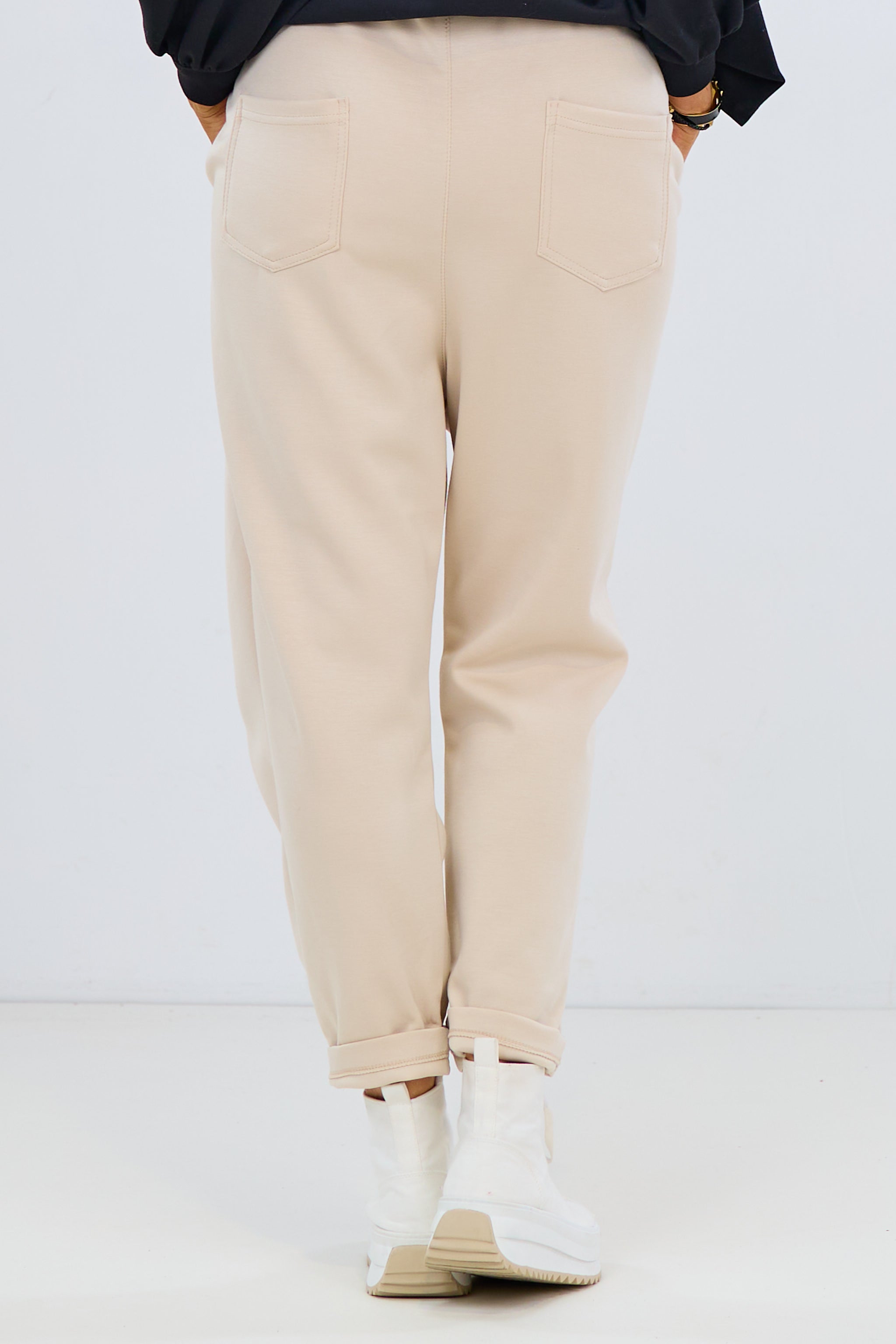 weite Hose mit Überschlag und Schleife, beige