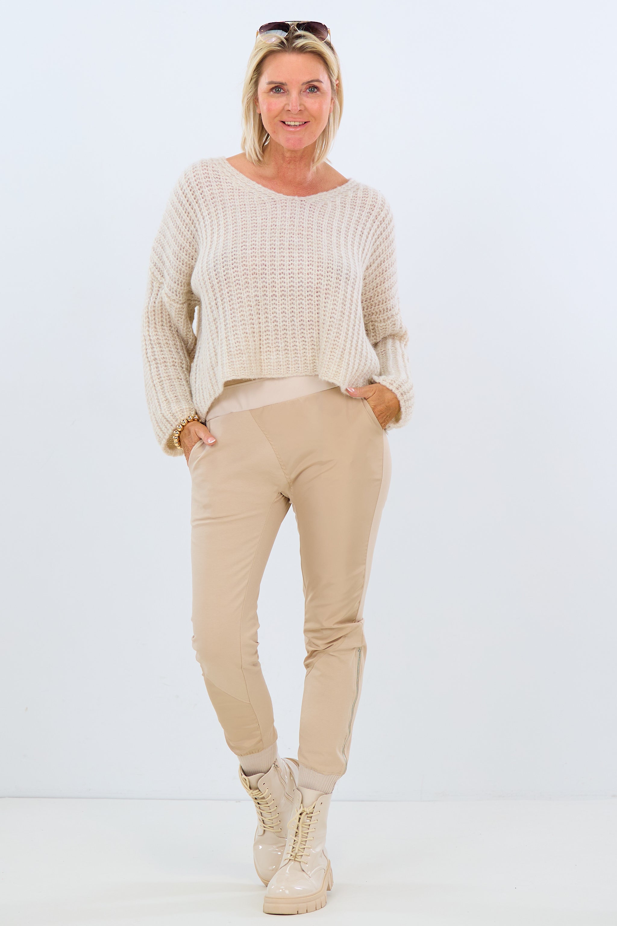 Stylische Hose im Materialmix, beige von Trends & Lifestyle