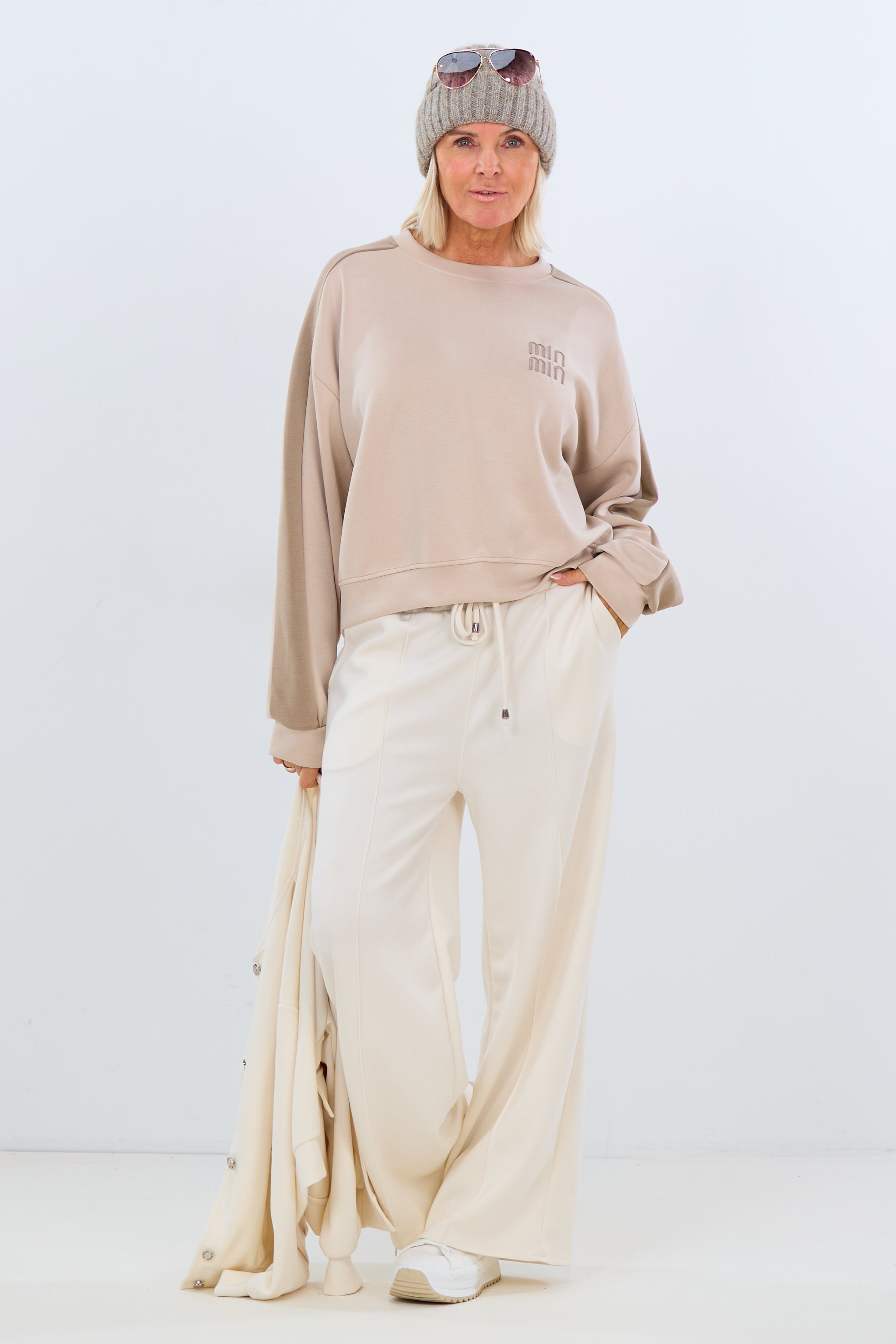 Weiche Hose mit Biese, creme