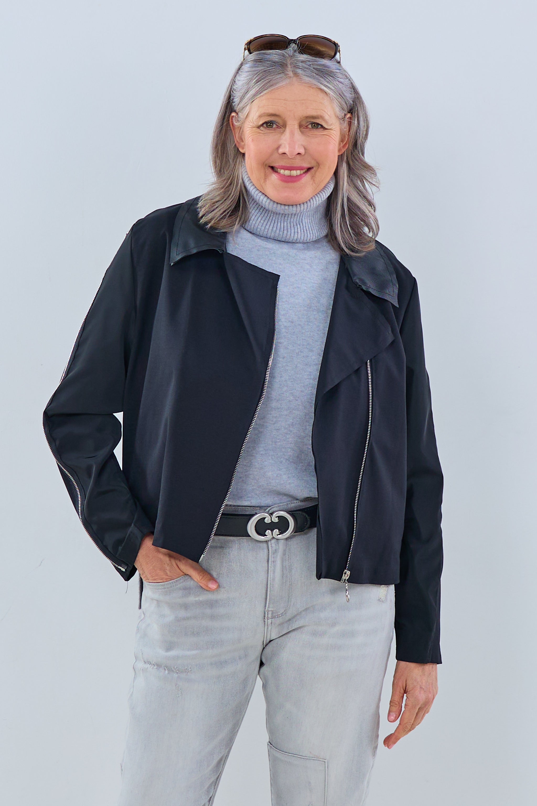 Stylische Jacke im Materialmix, schwarz von Trends & Lifestyle Deutschland GmbH