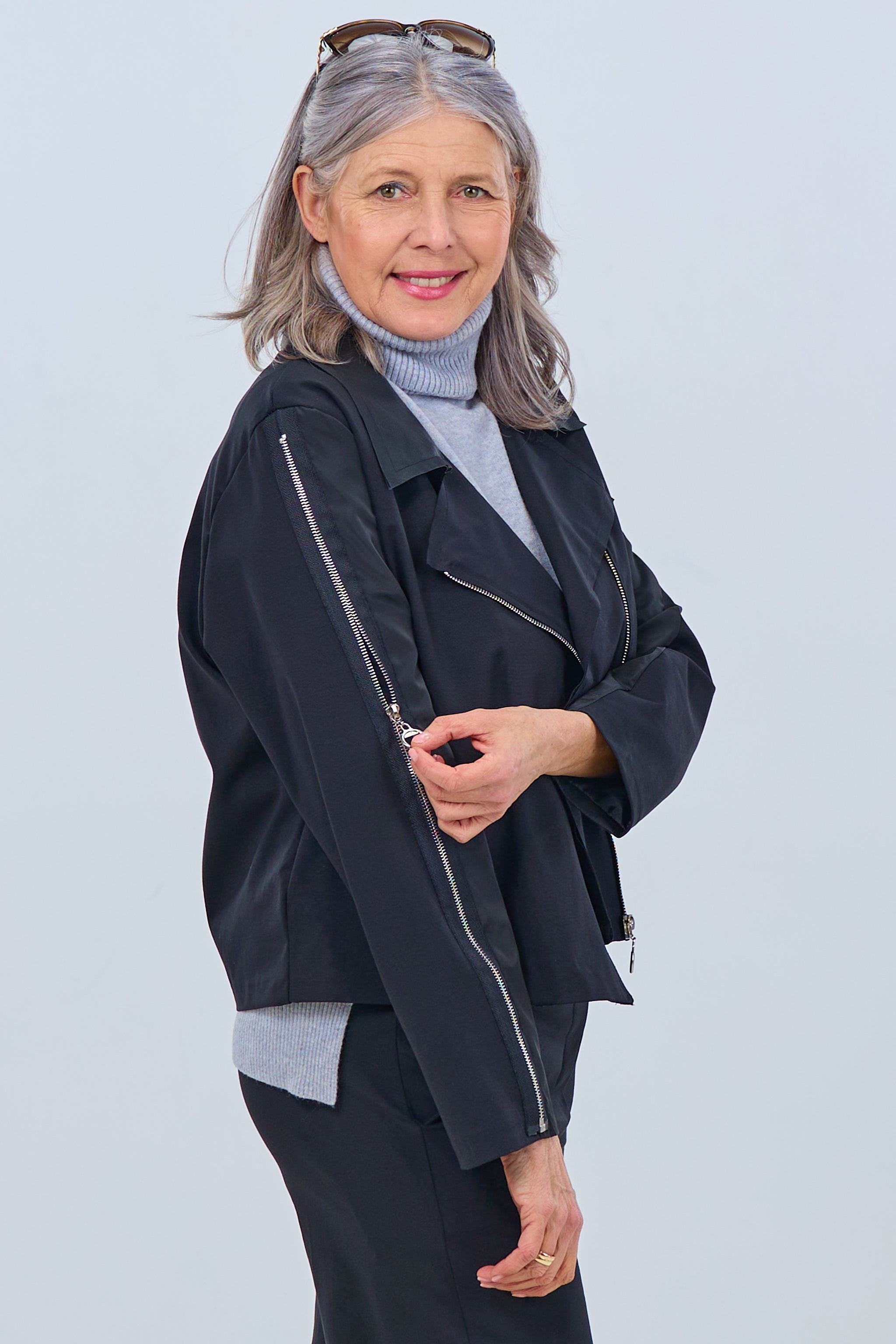 Stylische Jacke im Materialmix, schwarz von Trends & Lifestyle Deutschland GmbH