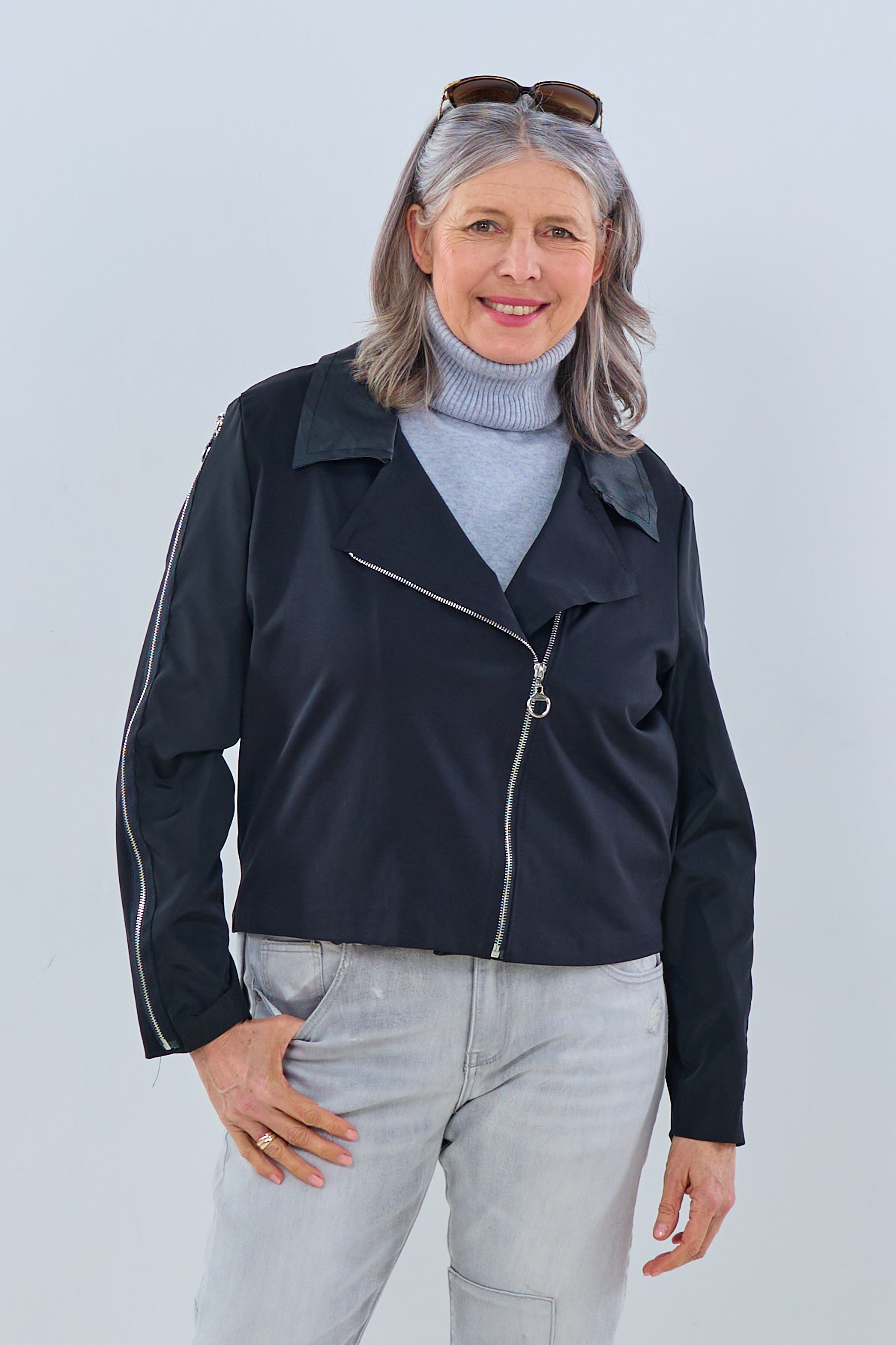 Stylische Jacke im Materialmix, schwarz von Trends & Lifestyle Deutschland GmbH