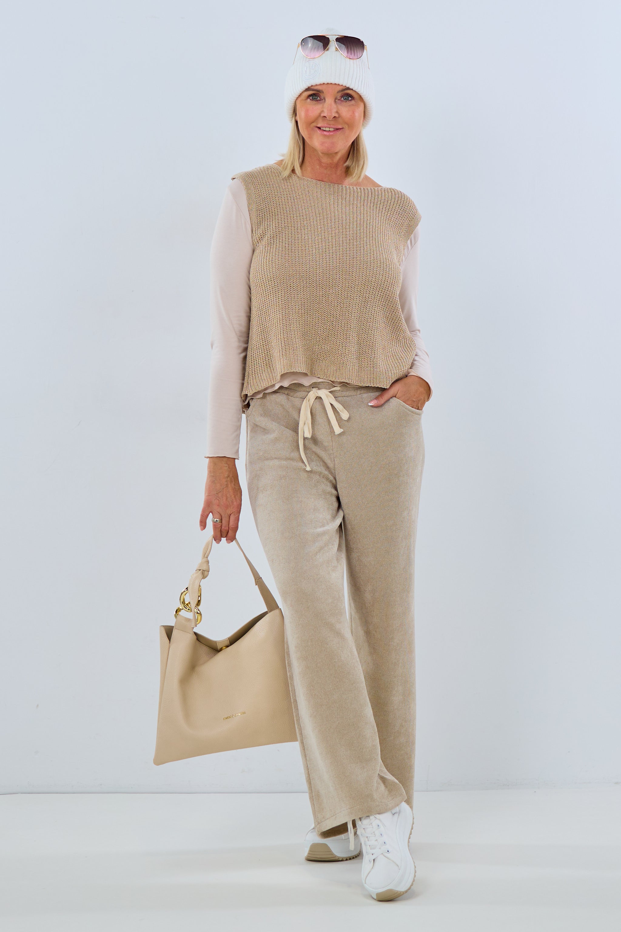 Samtcord Hose mit geradem Bein, beige von Trends & Lifestyle Deutschland GmbH