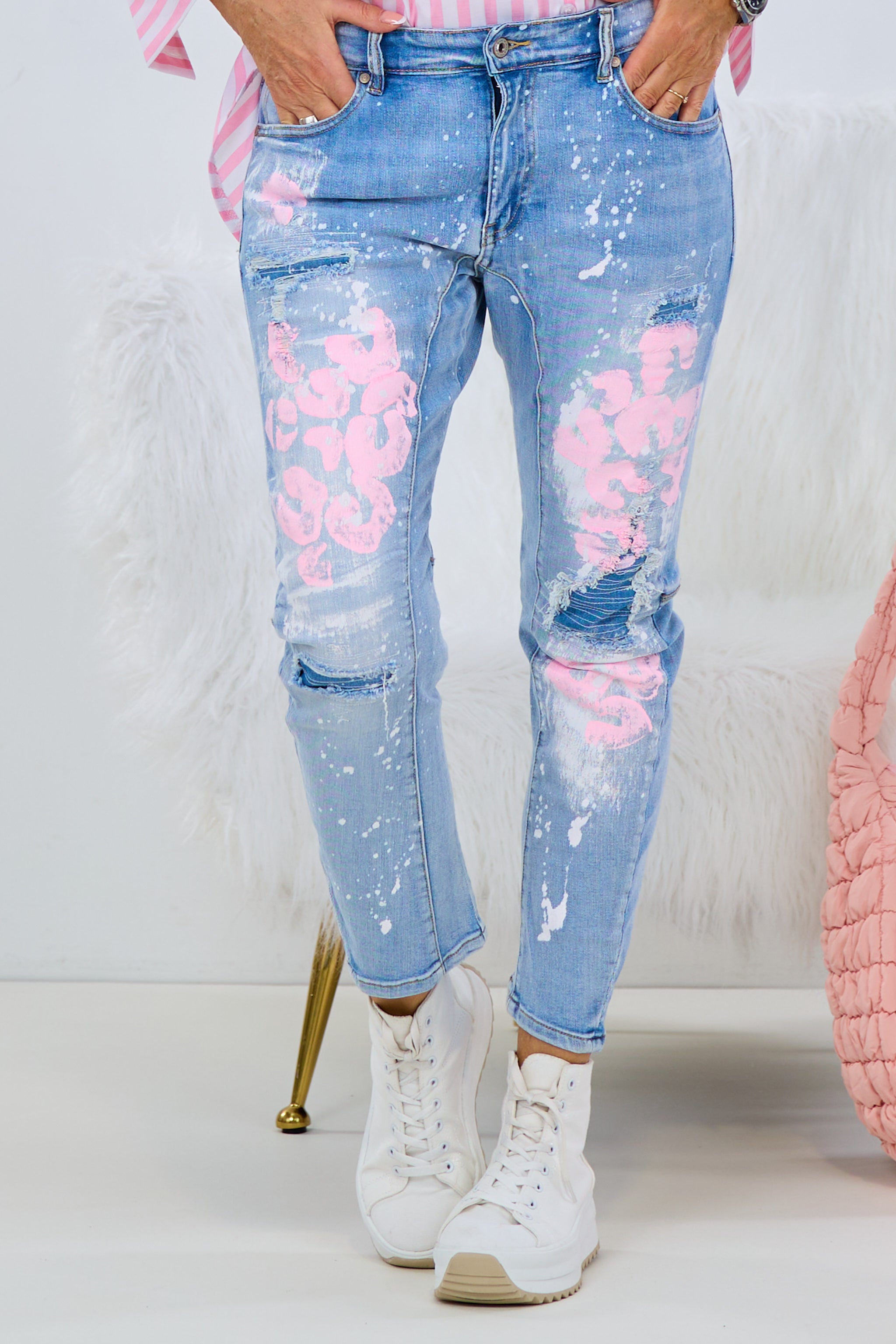 Destroyed Jeans, blau-rosa-weiß von Trends & Lifestyle Deutschland GmbH