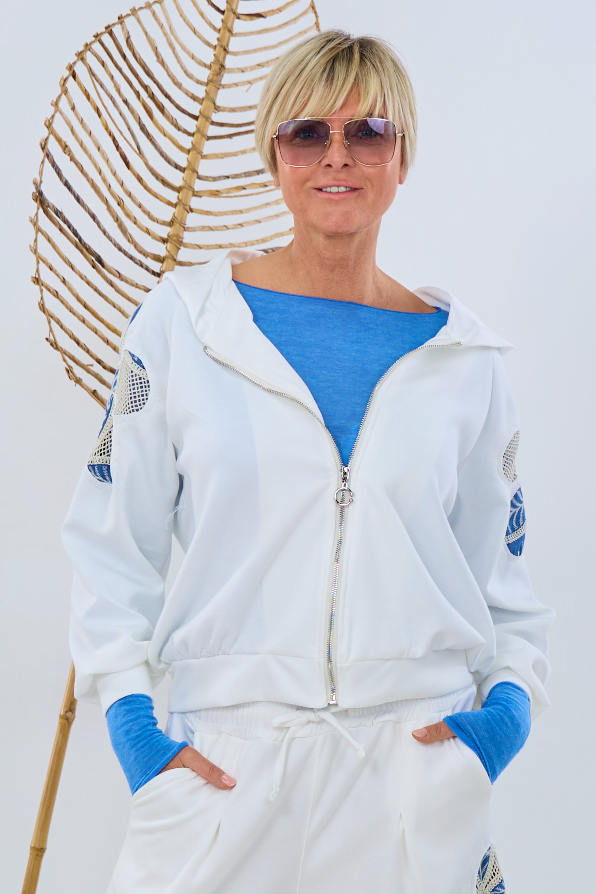 Lässige Hoodiejacke mit Stickerei, weiß/ecru-blau von Trends & Lifestyle Deutschland GmbH