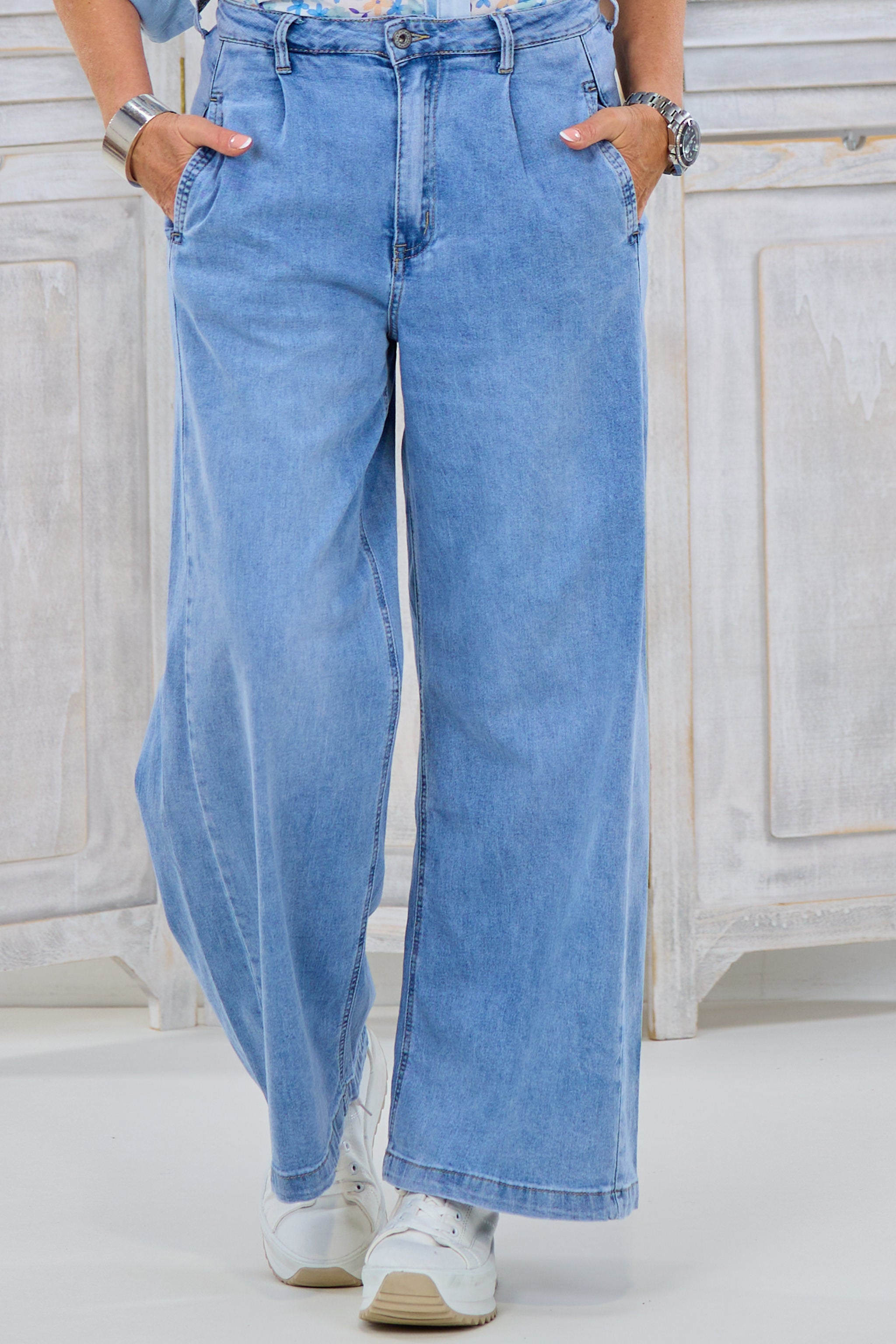 High Waist Jeans mit weitem Bein und Buntfalte, denim von Trends & Lifestyle Deutschland GmbH