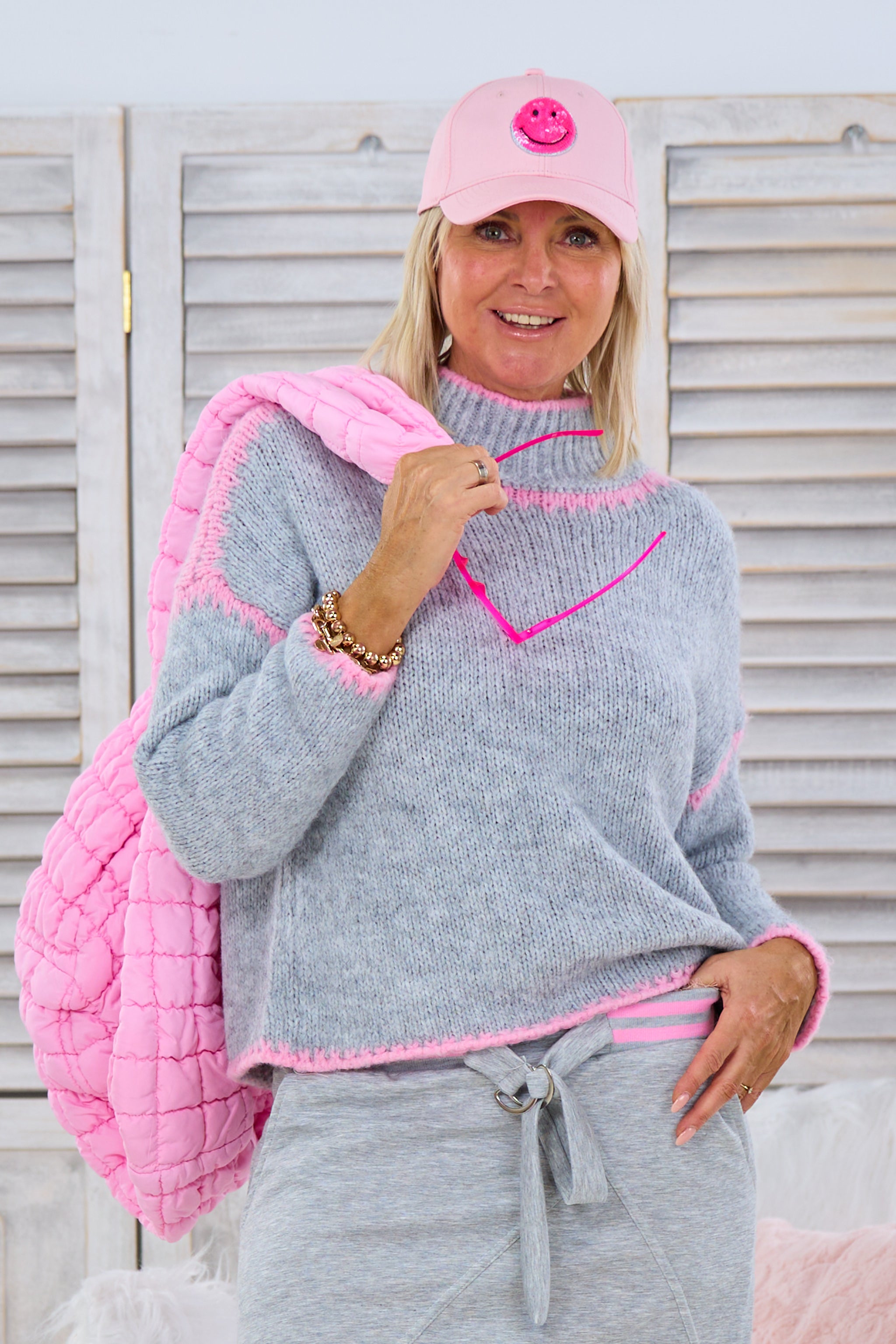 Grobgestrickter Pulli mit Turtleneck, grau-rosa von Trends & Lifestyle Deutschland GmbH