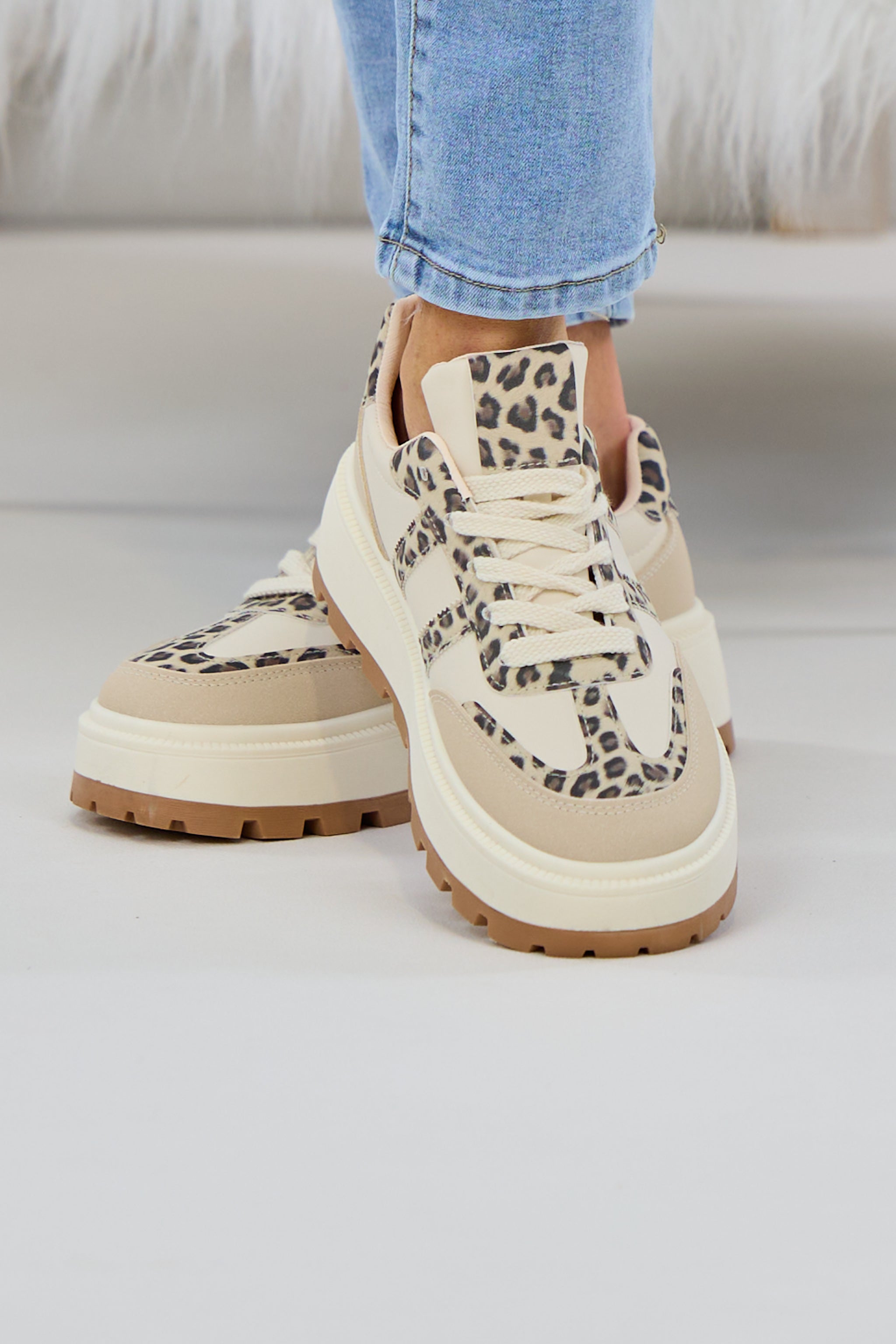 Sneaker mit grober Plateausohle, beige-leo von Trends & Lifestyle Deutschland GmbH