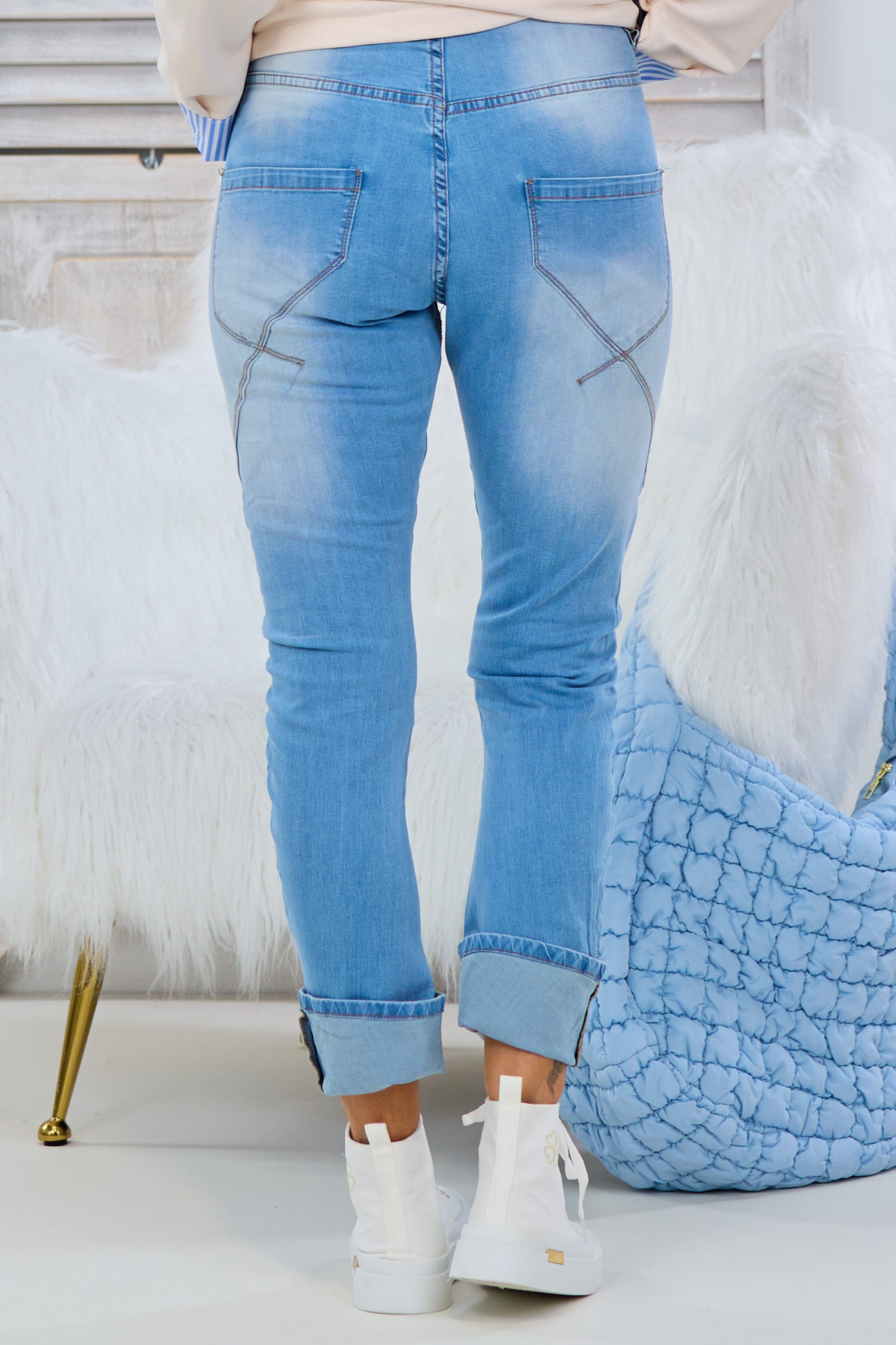 Jeans mit Blumenbordüre, hellblau-weiß von Trends & Lifestyle Deutschland GmbH