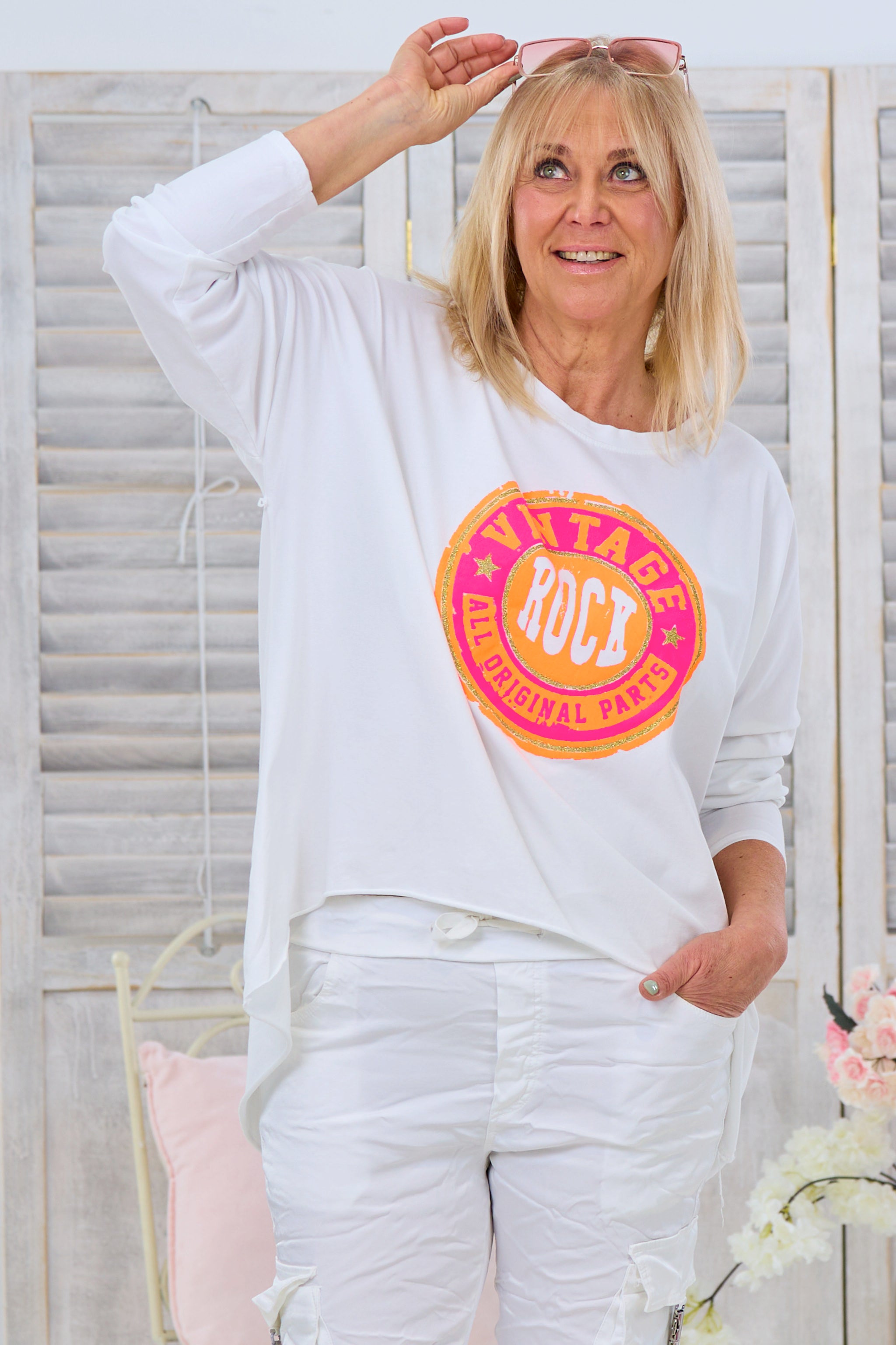 Oversized Shirt mit VINTAGE-ROCK-Emblem, weiß von Trends & Lifestyle Deutschland GmbH