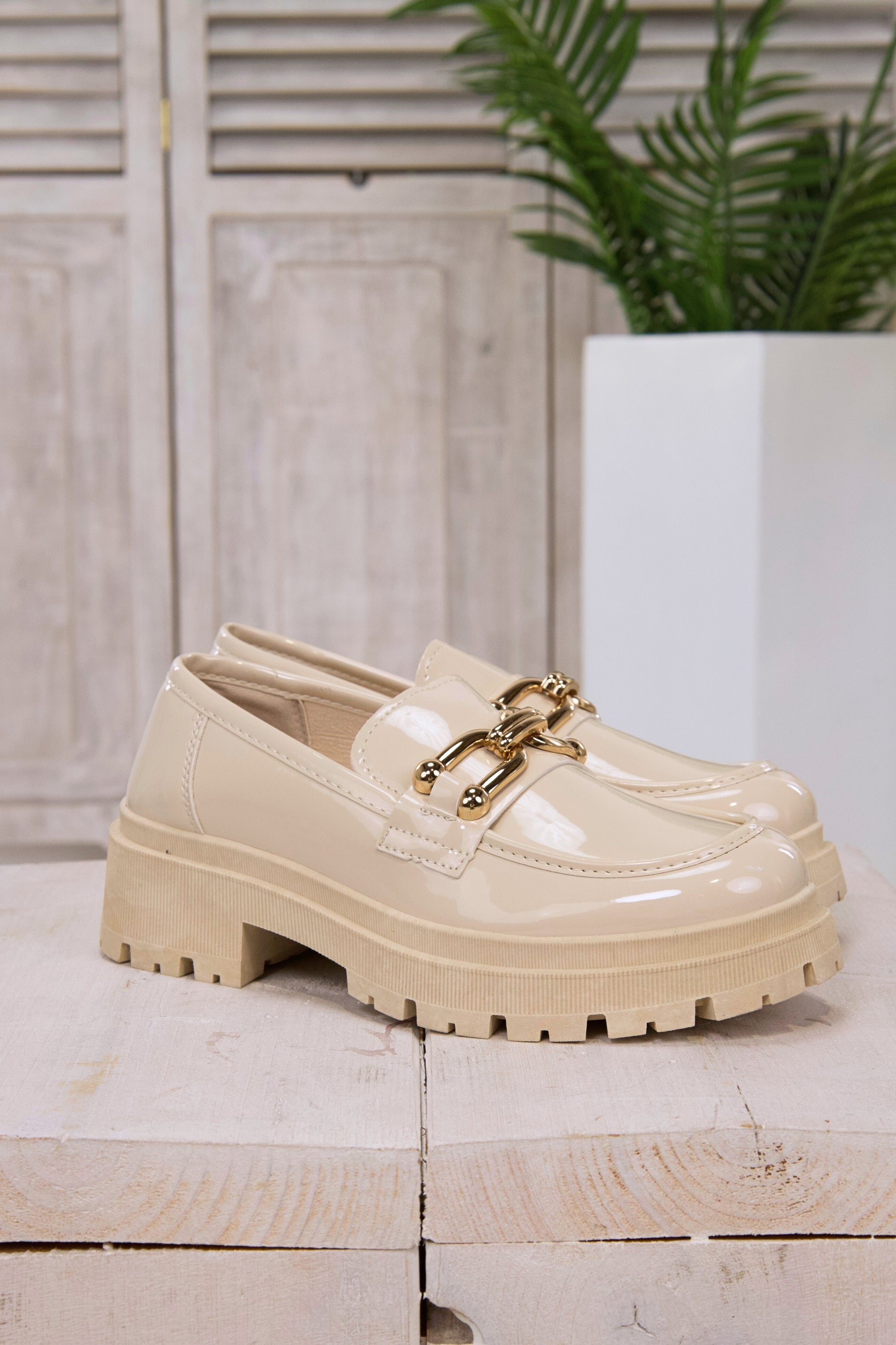 Lack Loafer, beige von Trends & Lifestyle Deutschland GmbH