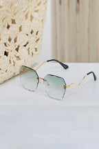 Stylish sunglasses with curved temples, see variants