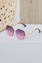 Stylish sunglasses with curved temples, see variants