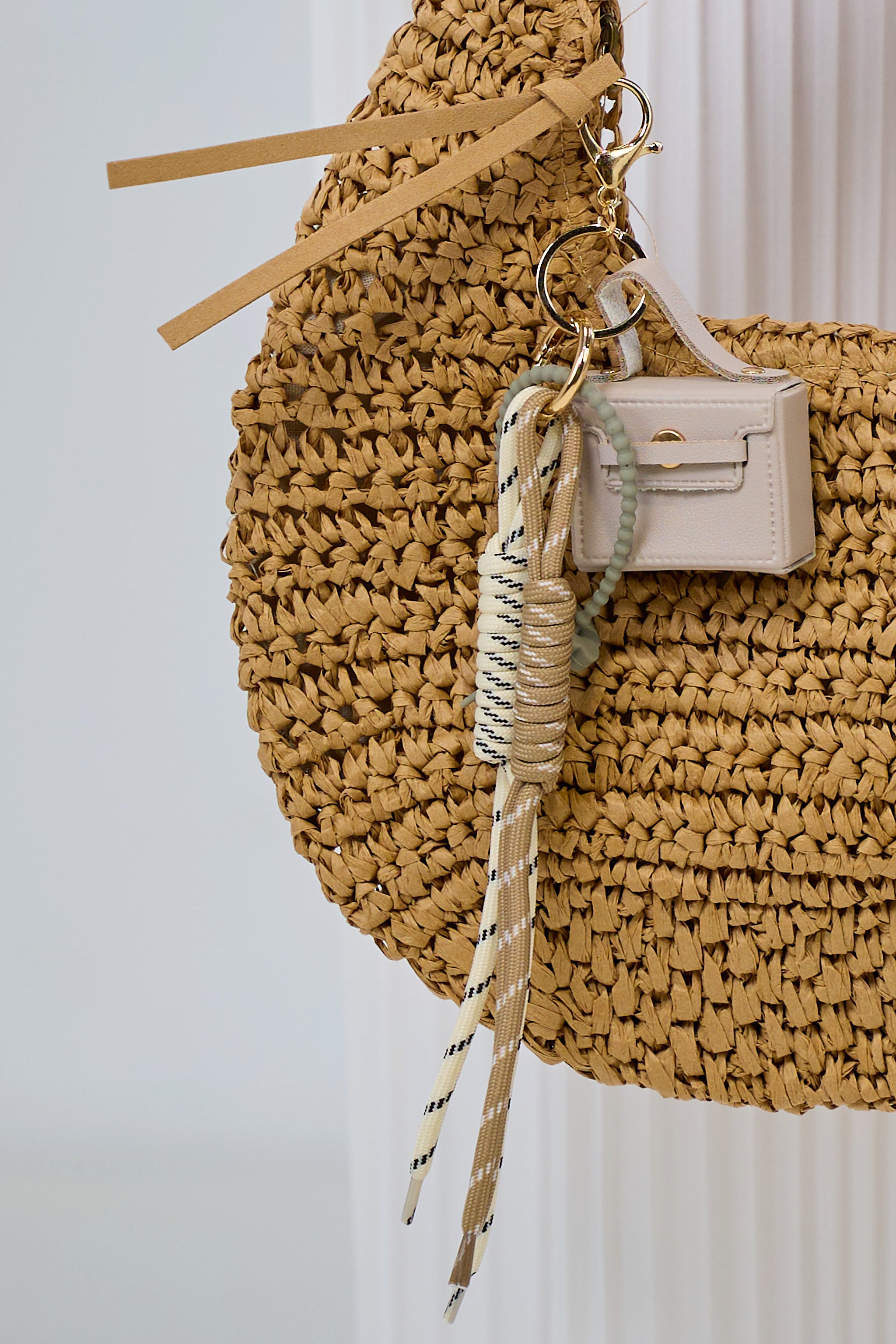 Anhänger Tasche, taupe-beige von Trends & Lifestyle Deutschland GmbH