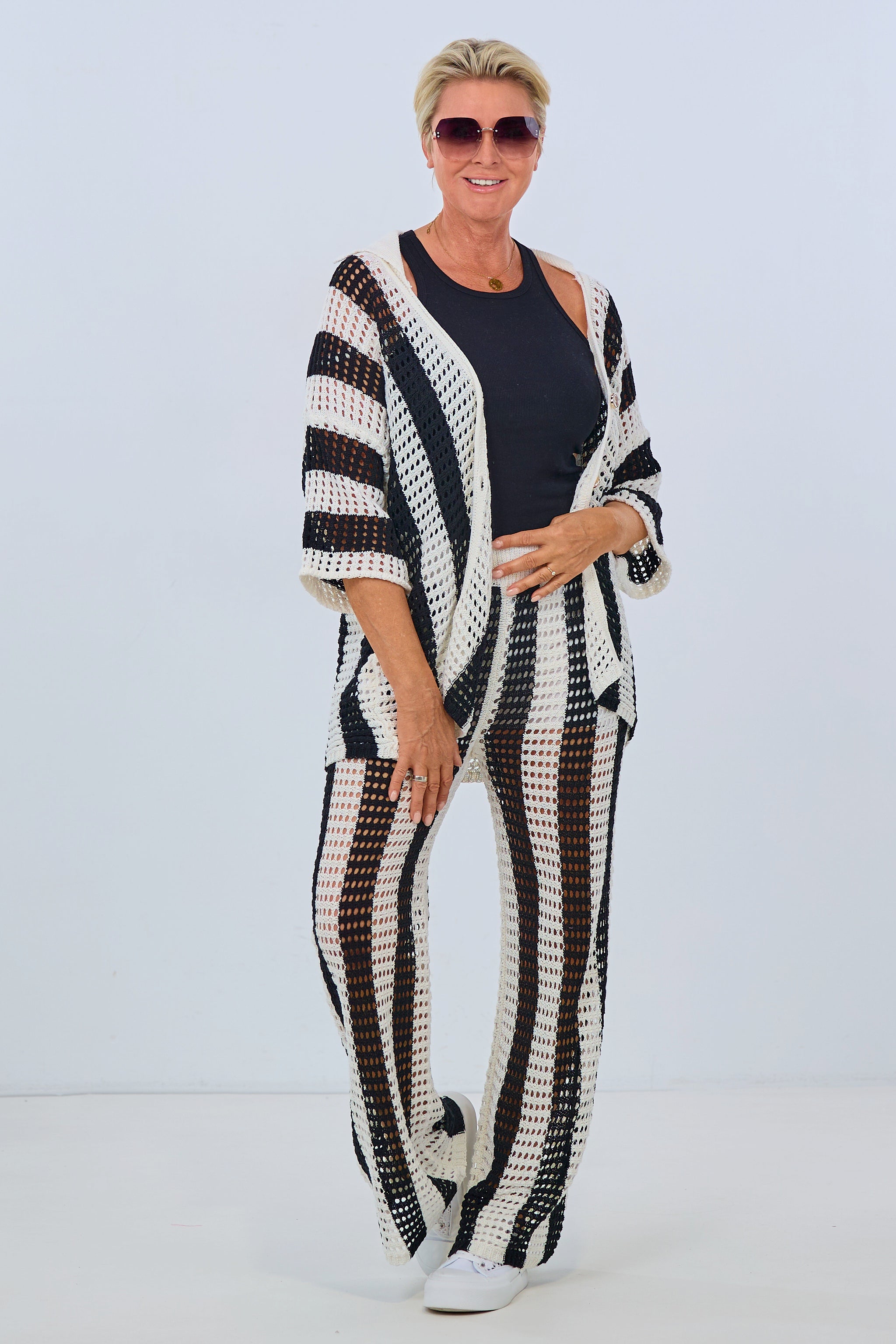 Hose mit kleinem Lochstrickmuster, schwarz-ecru von Trends & Lifestyle Deutschland GmbH