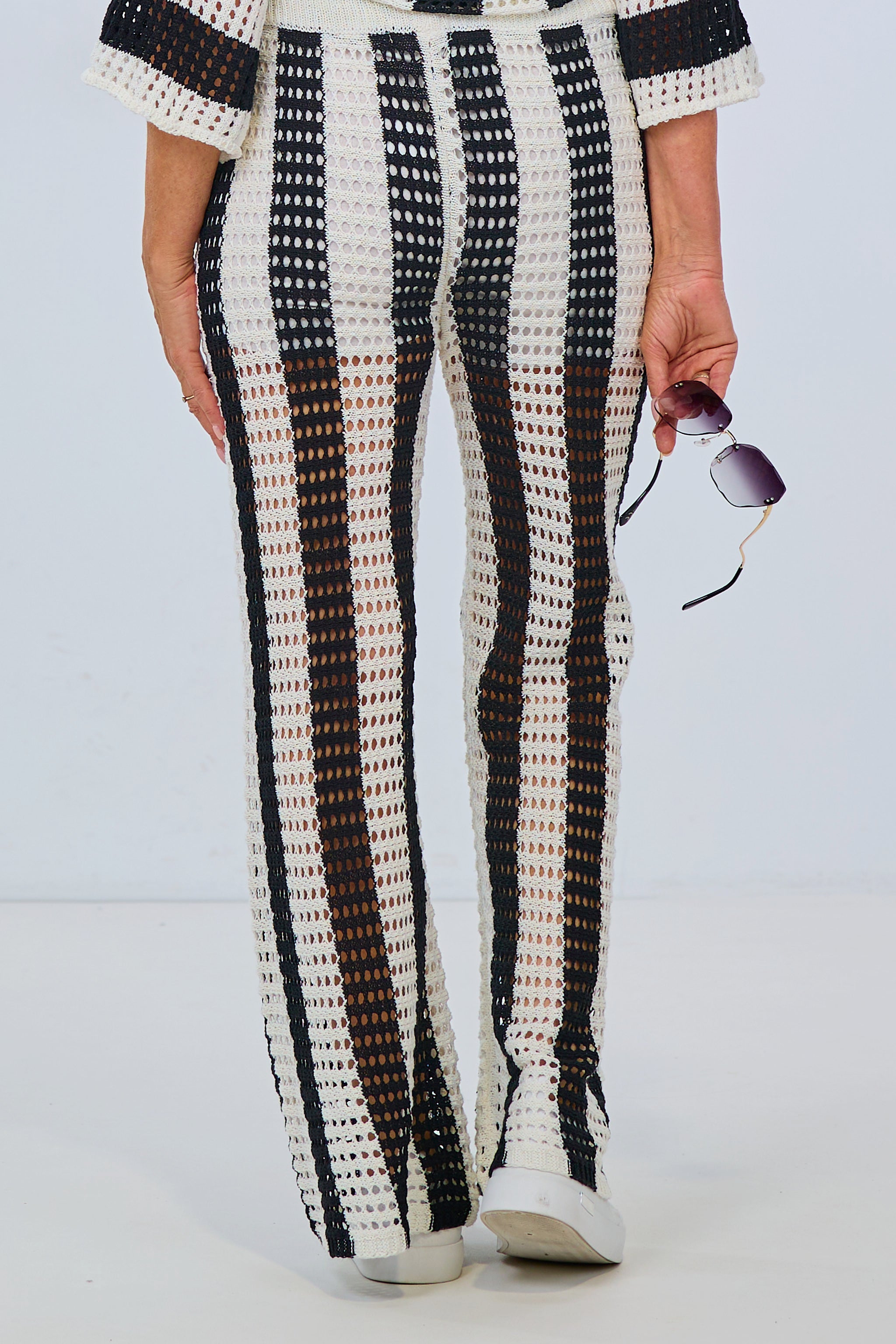 Hose mit kleinem Lochstrickmuster, schwarz-ecru von Trends & Lifestyle Deutschland GmbH