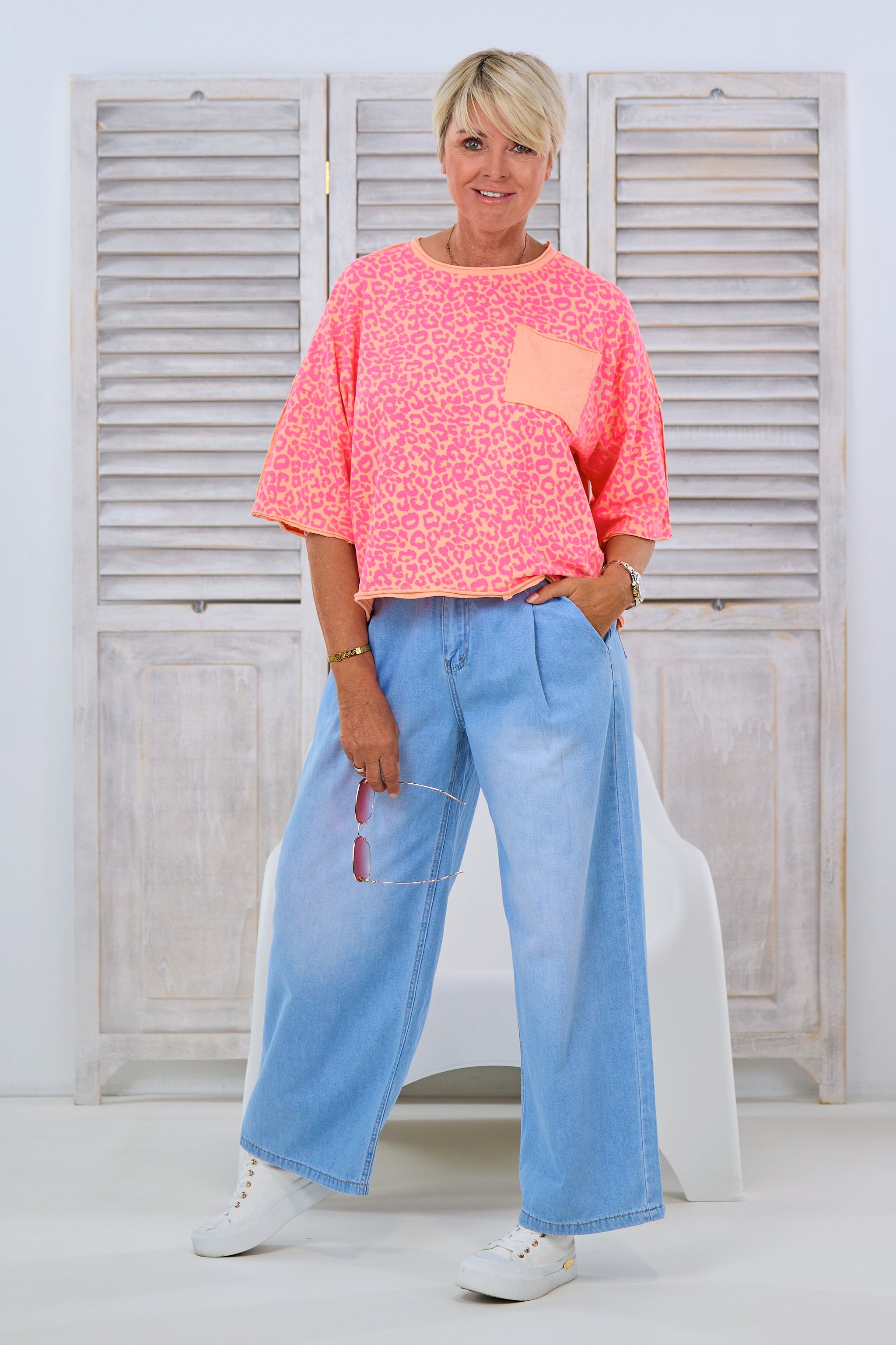 Sweaty im Leo-Look mit Brusttasche, apricot-pink von Trends & Lifestyle Deutschland GmbH