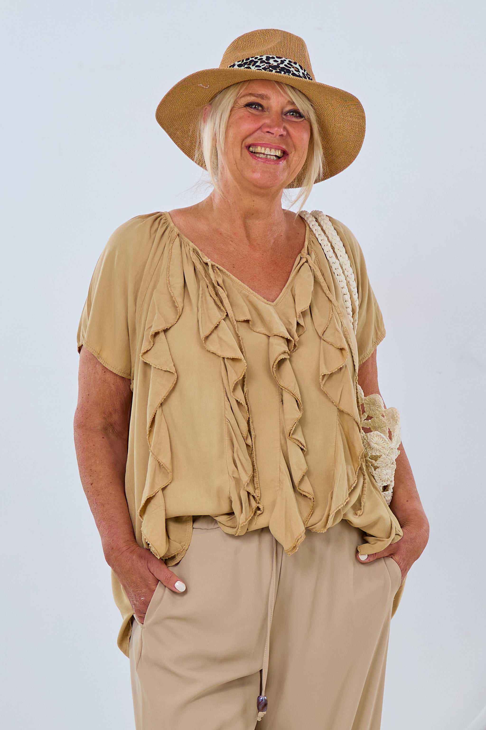 Blusenshirt mit Rüschen, camel light von Trends & Lifestyle Deutschland GmbH