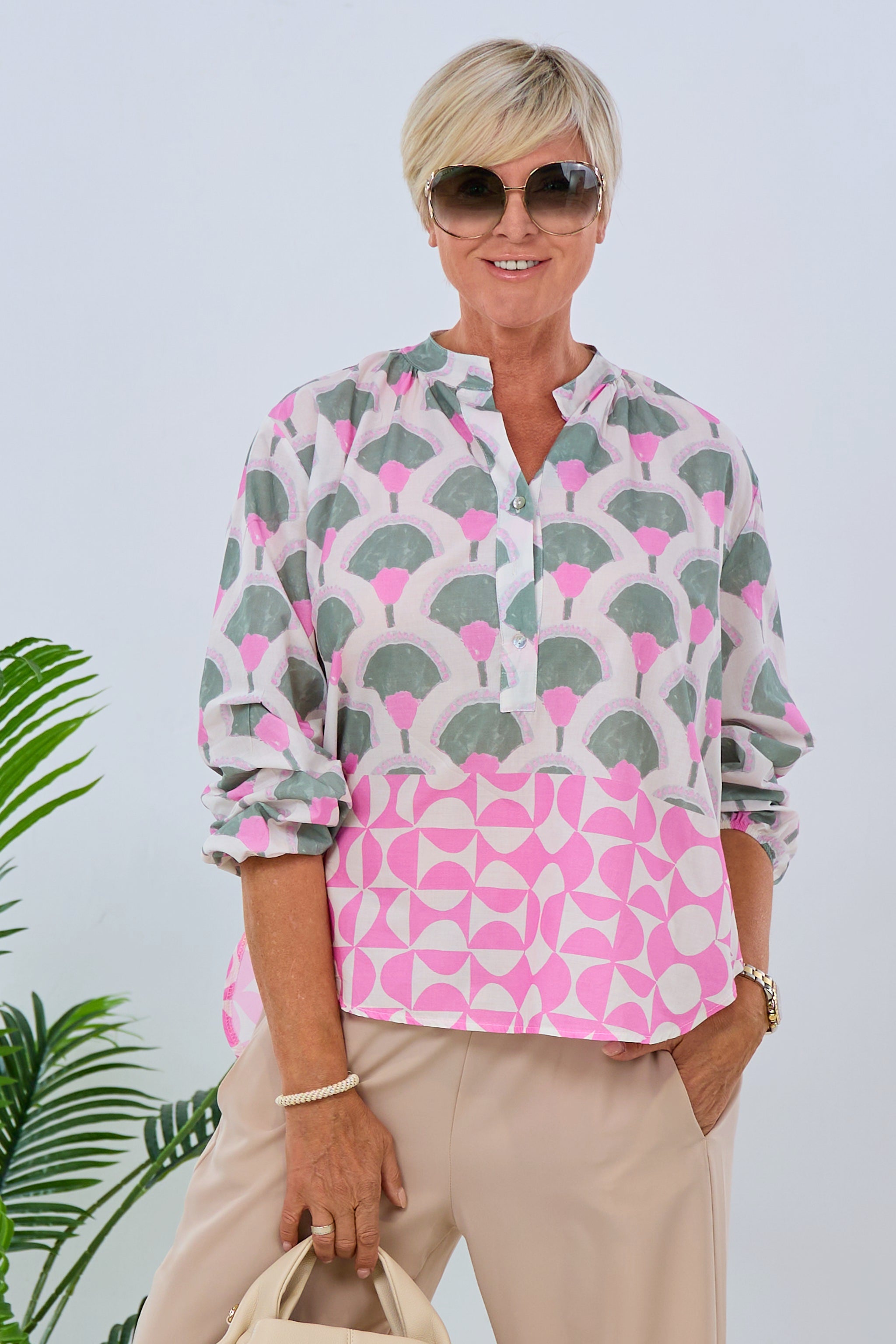 Bluse mit Fantasy-Print, rosa-grün von Trends & Lifestyle Deutschland GmbH