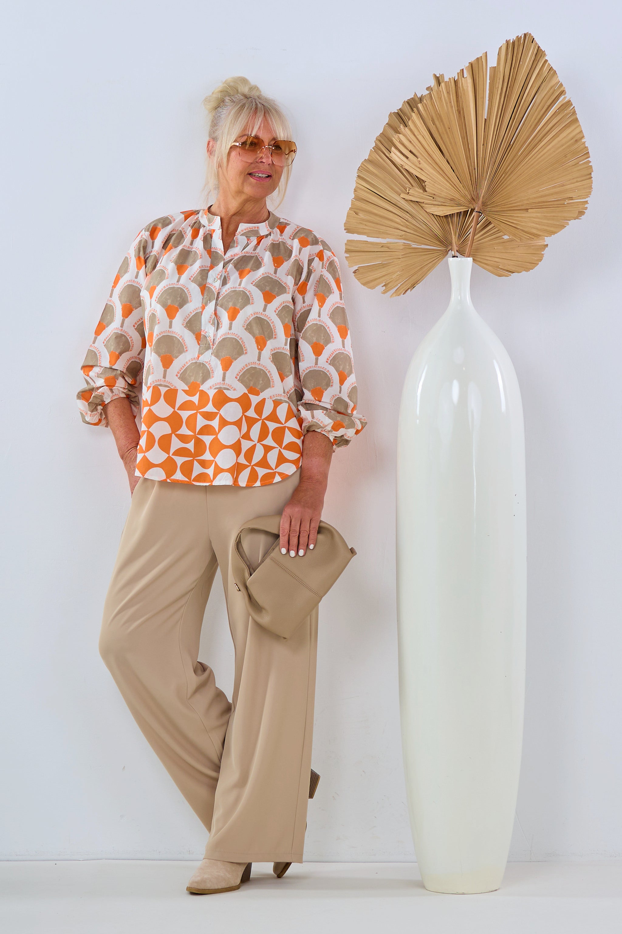 Bluse mit Fantasy-Print, taupe-orange von Trends & Lifestyle Deutschland GmbH