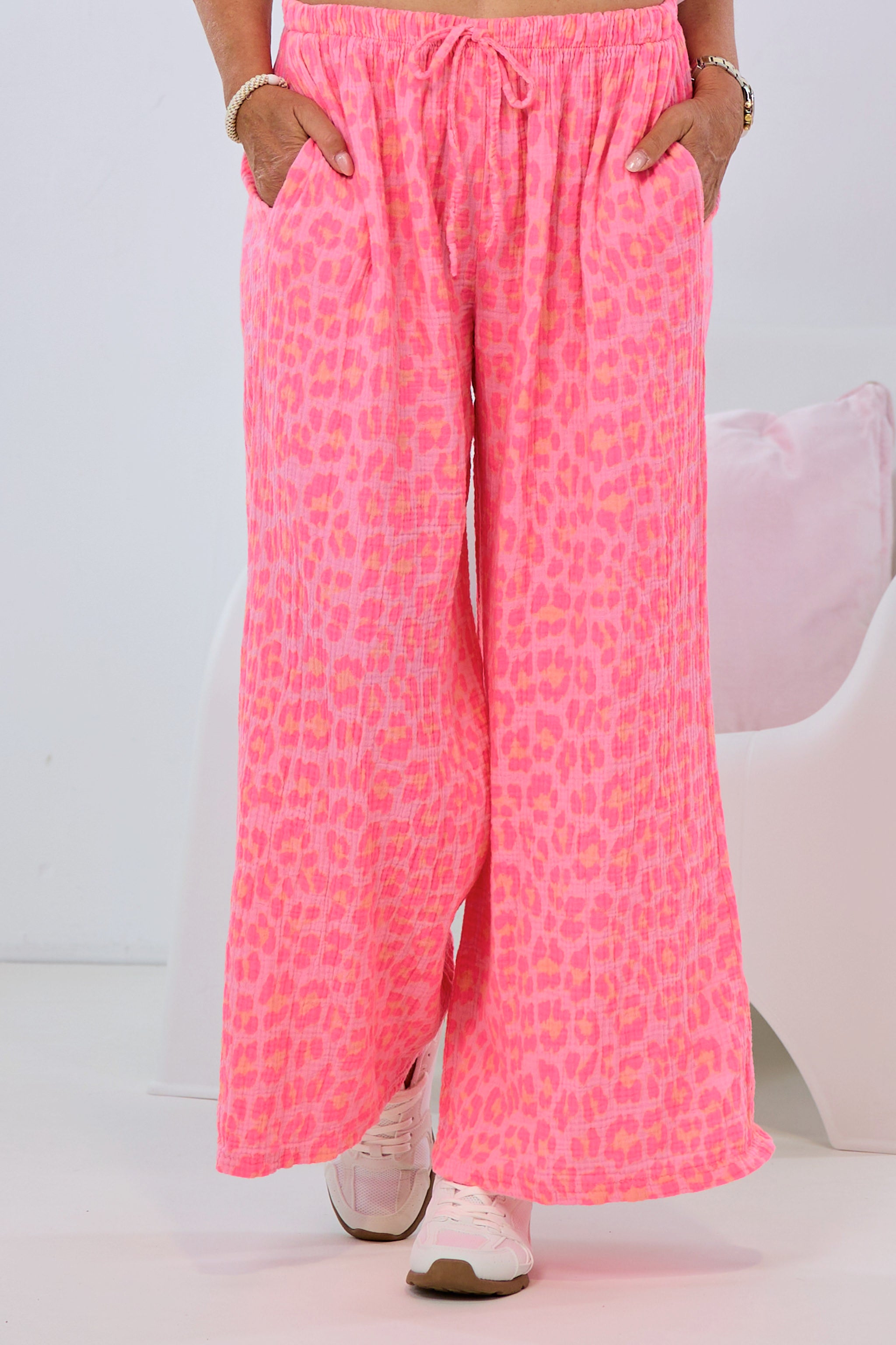 Musselin Hose im leo-look, pink-rosa-apricot von Trends & Lifestyle Deutschland GmbH