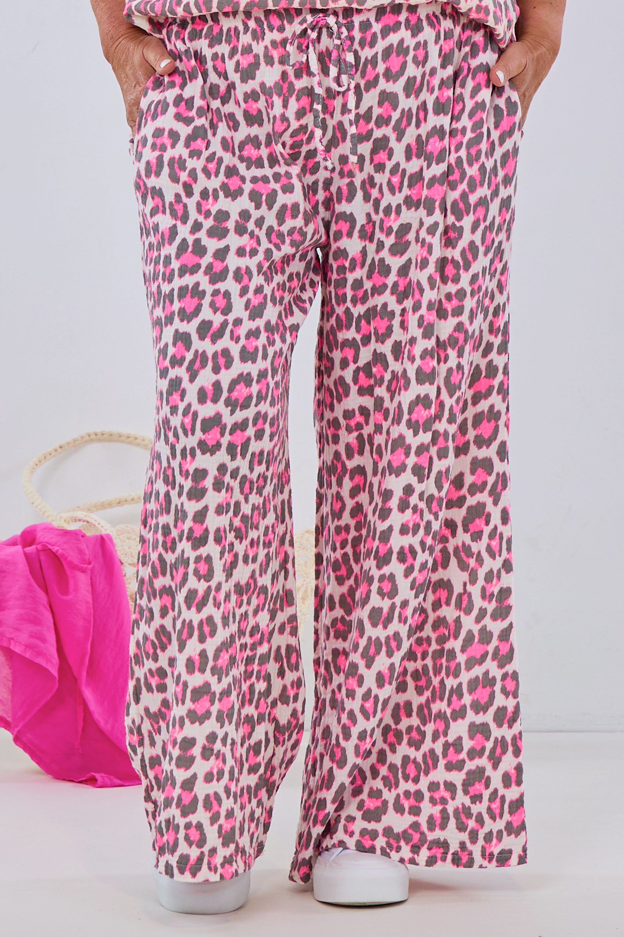 Musselin Hose im leo-look, schlamm-pink-ecru von Trends & Lifestyle Deutschland GmbH