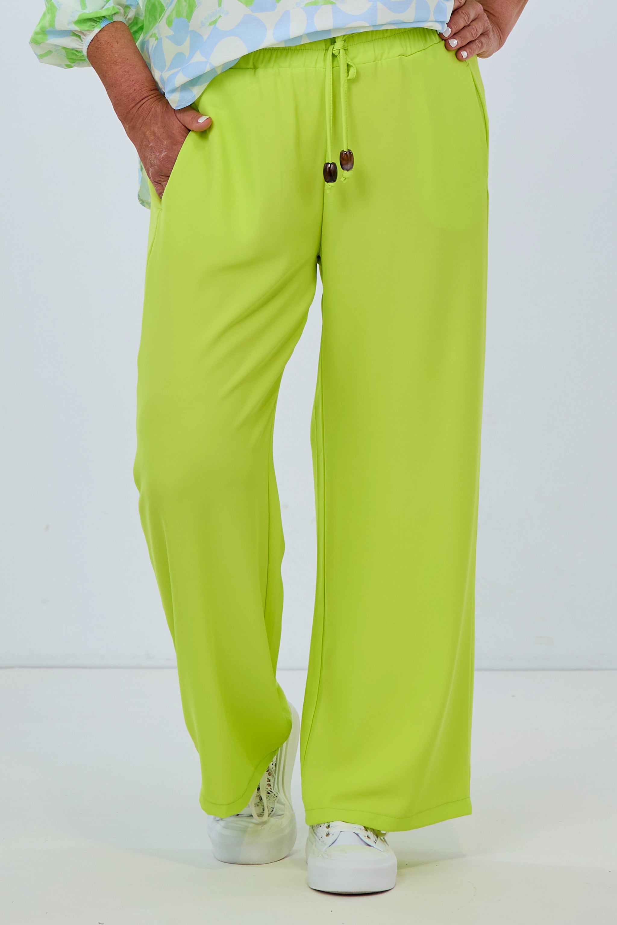 weite Stoffhose mit Zierbändchen-groß, kiwi von Trends & Lifestyle Deutschland GmbH