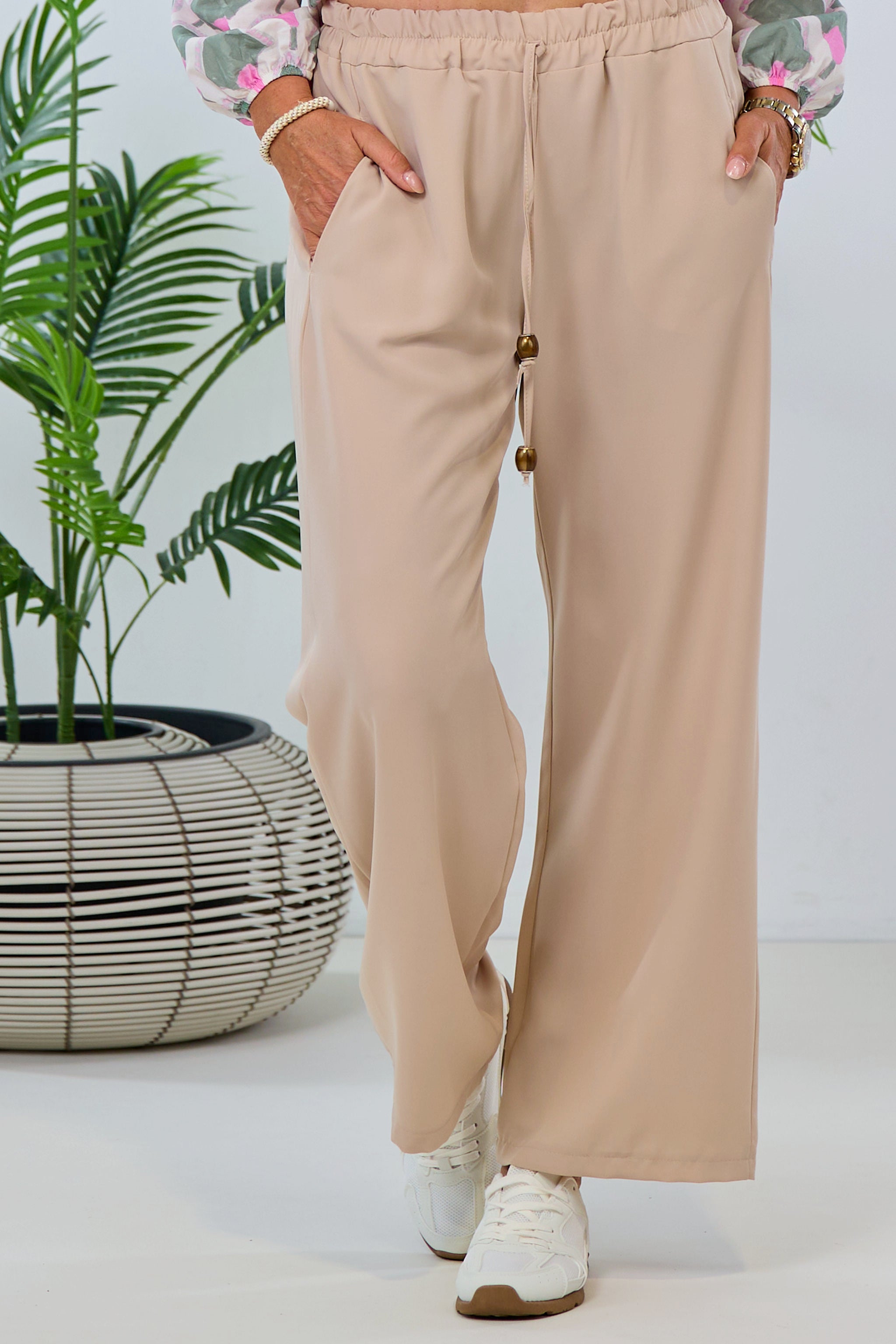 weite Stoffhose mit Zierbändchen-klein, beige von Trends & Lifestyle Deutschland GmbH