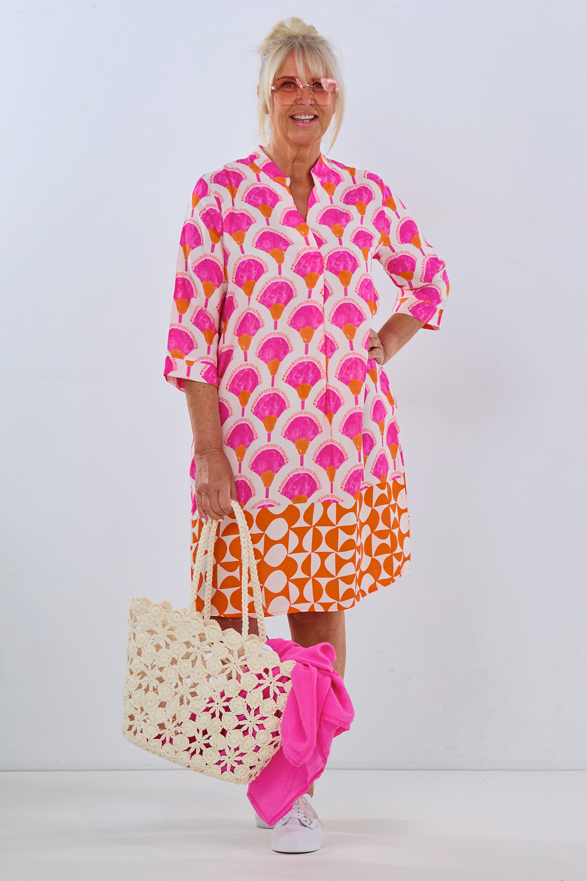 Sommerkleid mit Fantasy-Print, pink-orange von Trends & Lifestyle Deutschland GmbH