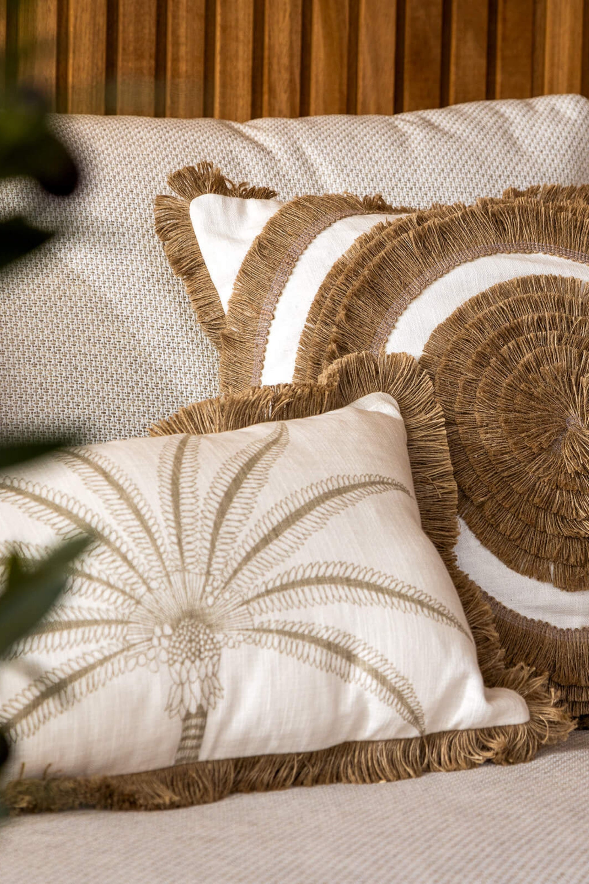 Kissen mit Palme, beige-taupe von Trends & Lifestyle Deutschland GmbH