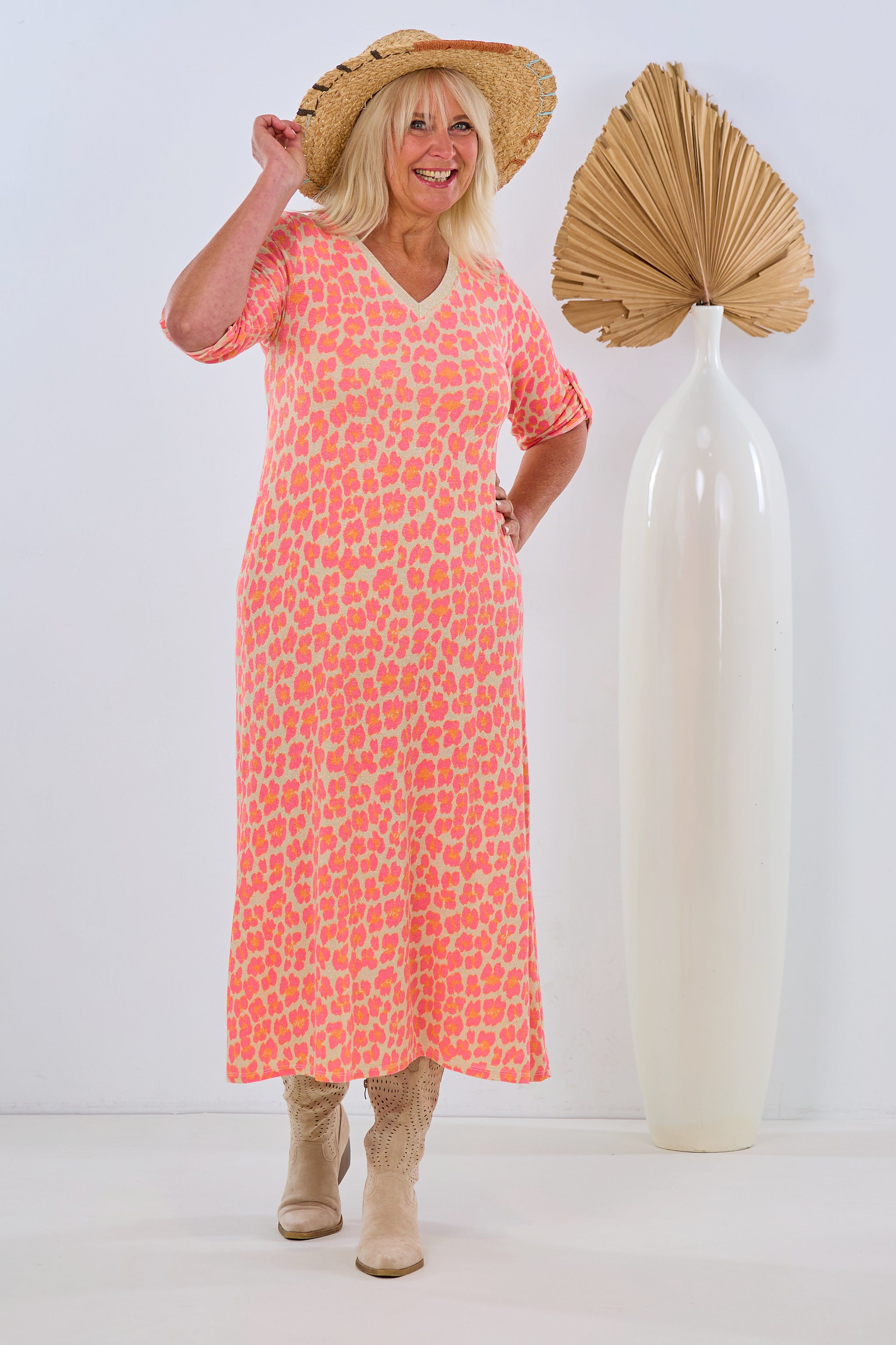 langes Strickkleid im Leo-Look, pink-orange von Trends & Lifestyle Deutschland GmbH