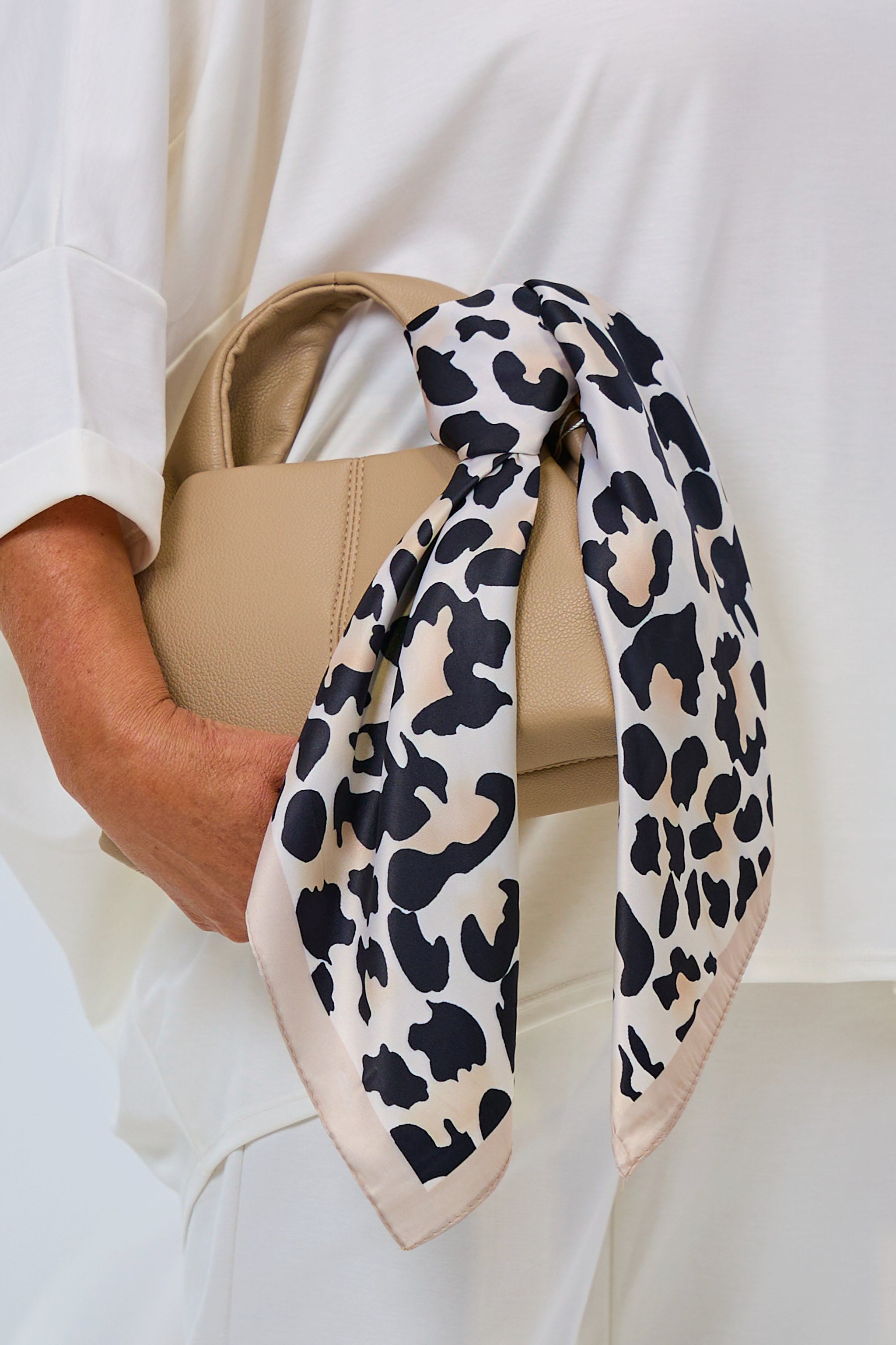 Satin Tuch, leo von Trends & Lifestyle Deutschland GmbH
