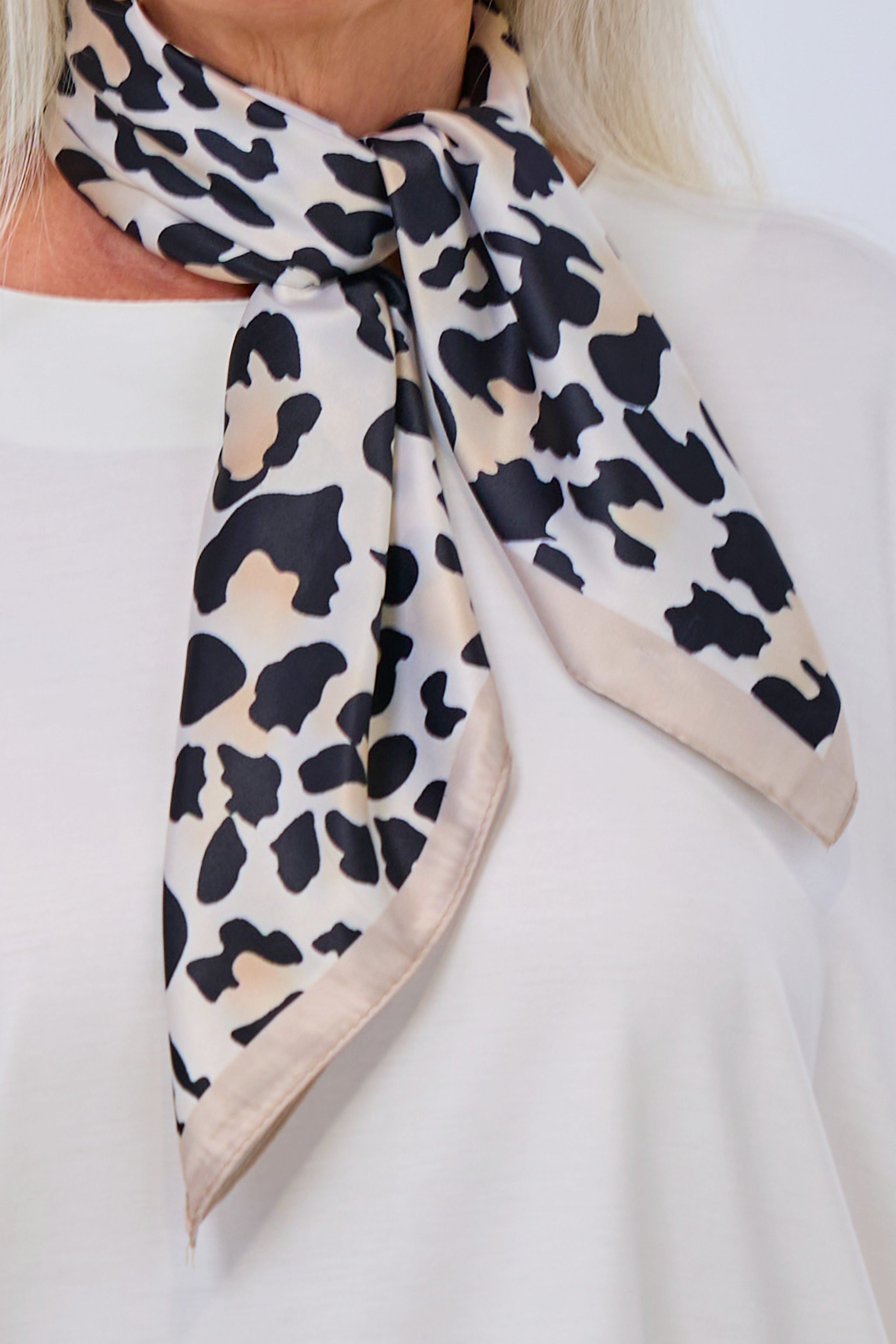 Satin Tuch, leo von Trends & Lifestyle Deutschland GmbH